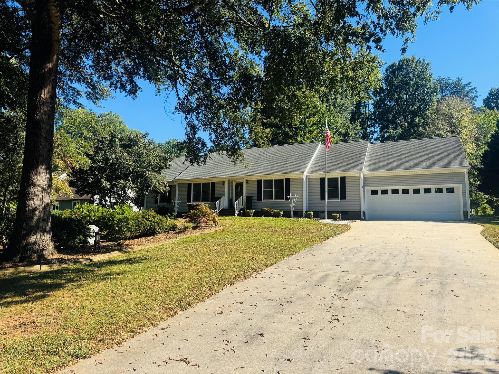 Single Family Residence at 107 Tremont Drive, Salisbury, photo 2 of 28
