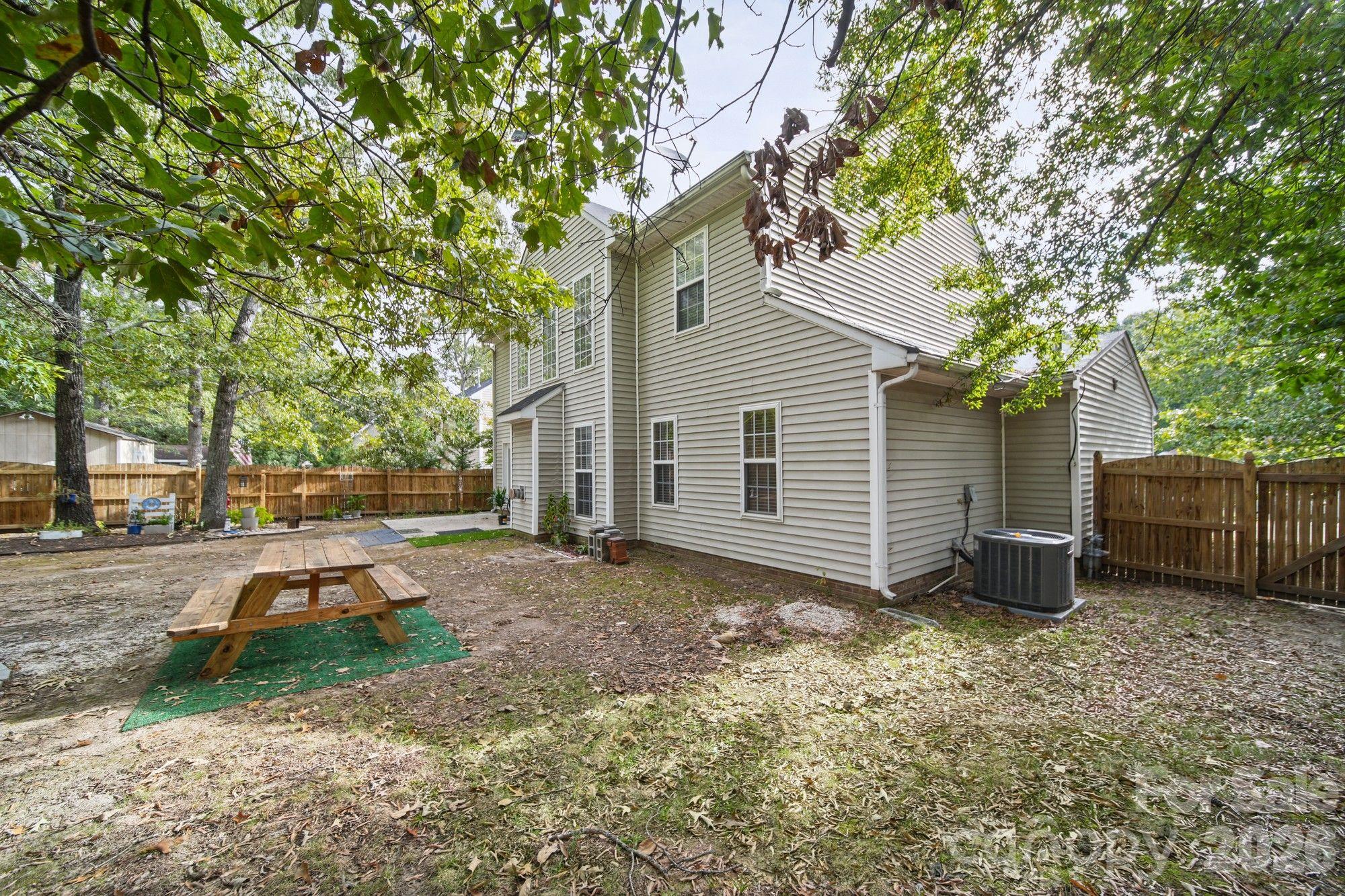 Single Family Residence at 1617 Winthrop Lane, Monroe, photo 5 of 39