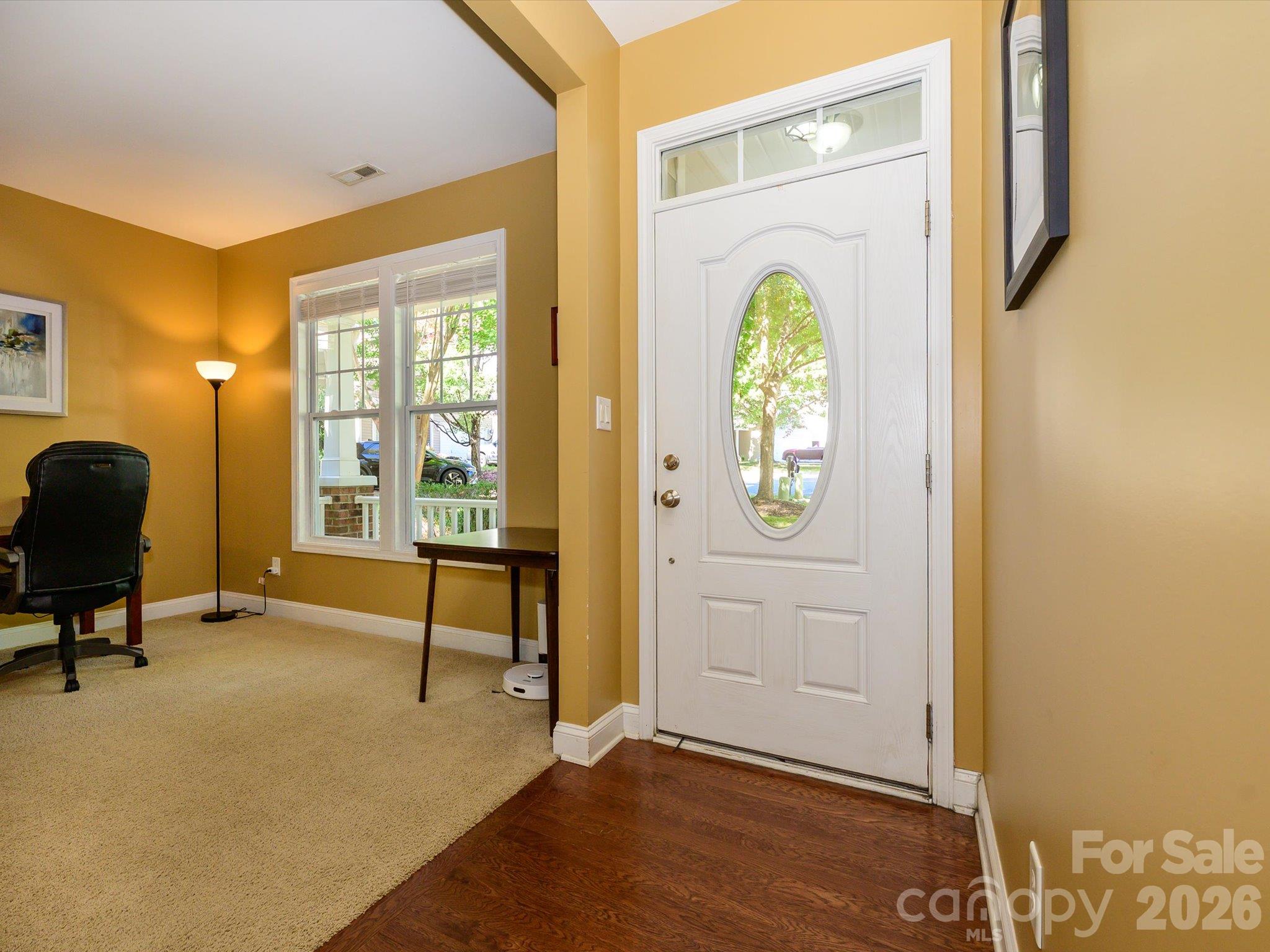 Single Family Residence at 9833 Coatbridge Drive, Charlotte, photo 3 of 42