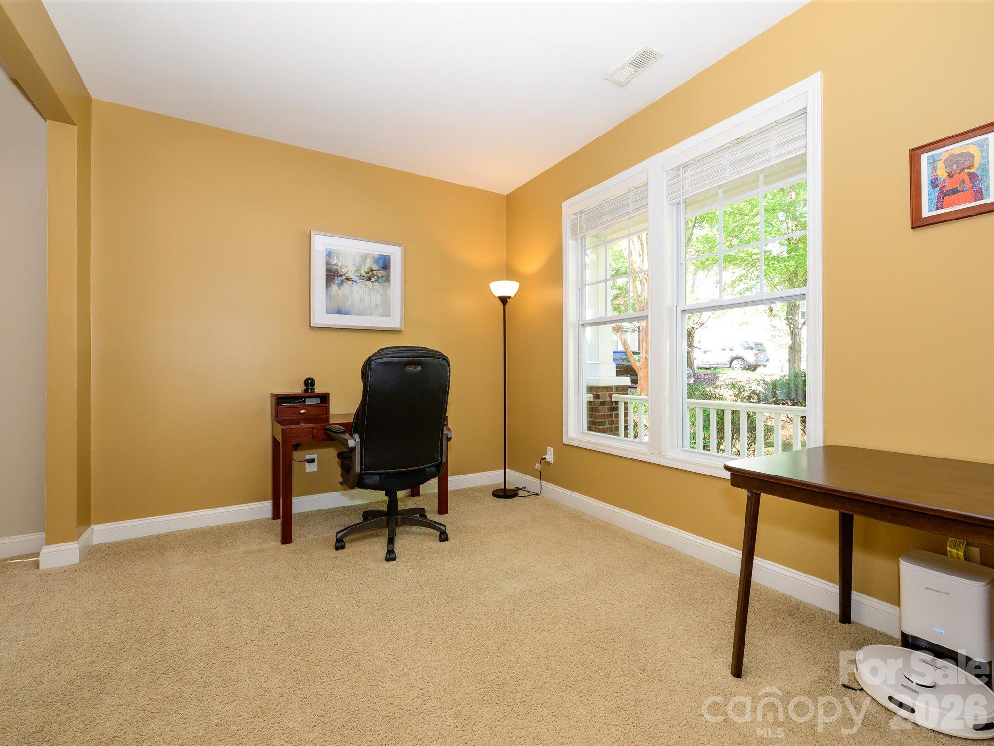 Single Family Residence at 9833 Coatbridge Drive, Charlotte, photo 5 of 42
