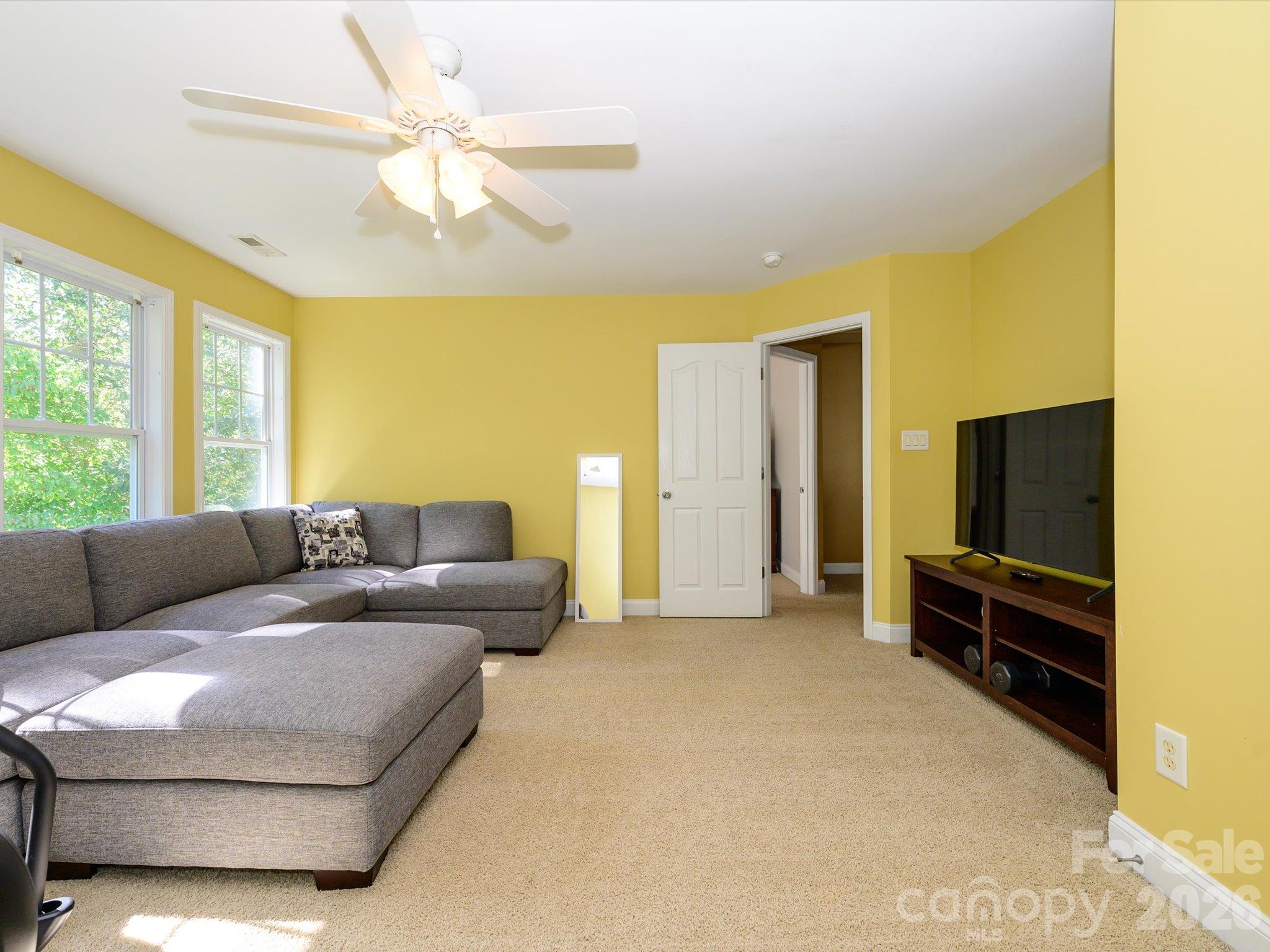 Single Family Residence at 9833 Coatbridge Drive, Charlotte, photo 22 of 42