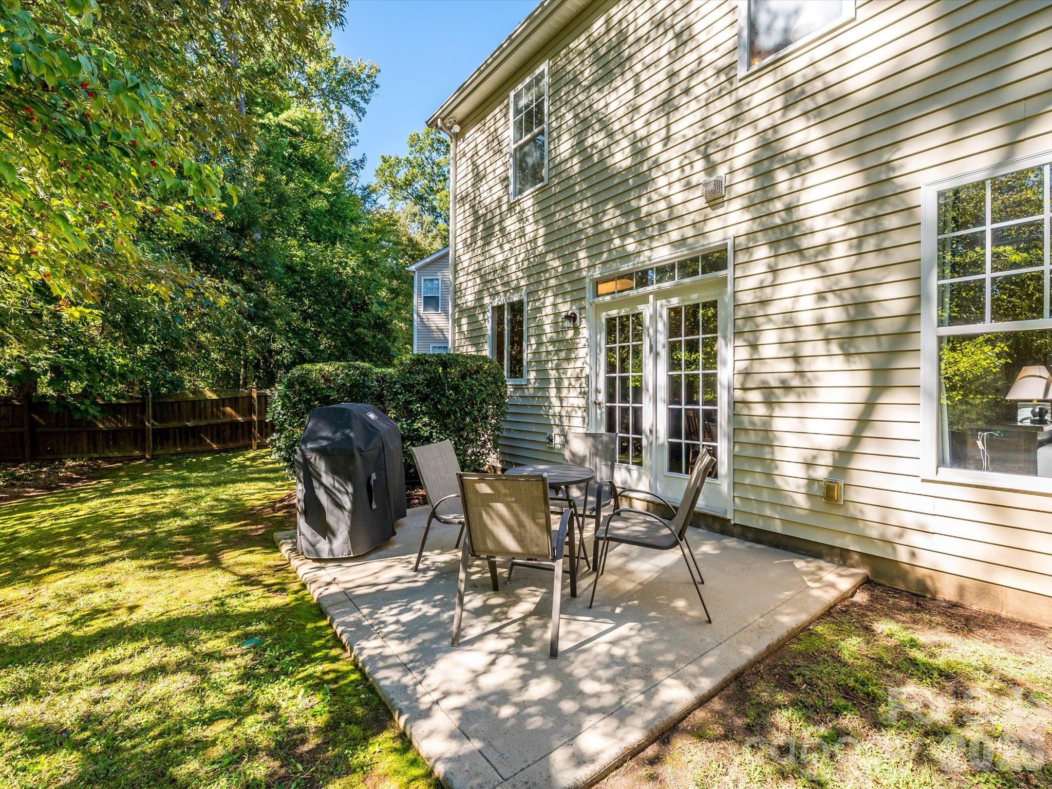 Single Family Residence at 9833 Coatbridge Drive, Charlotte, photo 31 of 42