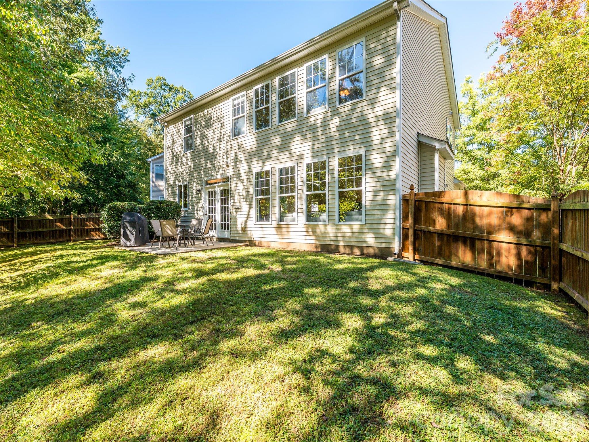 Single Family Residence at 9833 Coatbridge Drive, Charlotte, photo 33 of 42