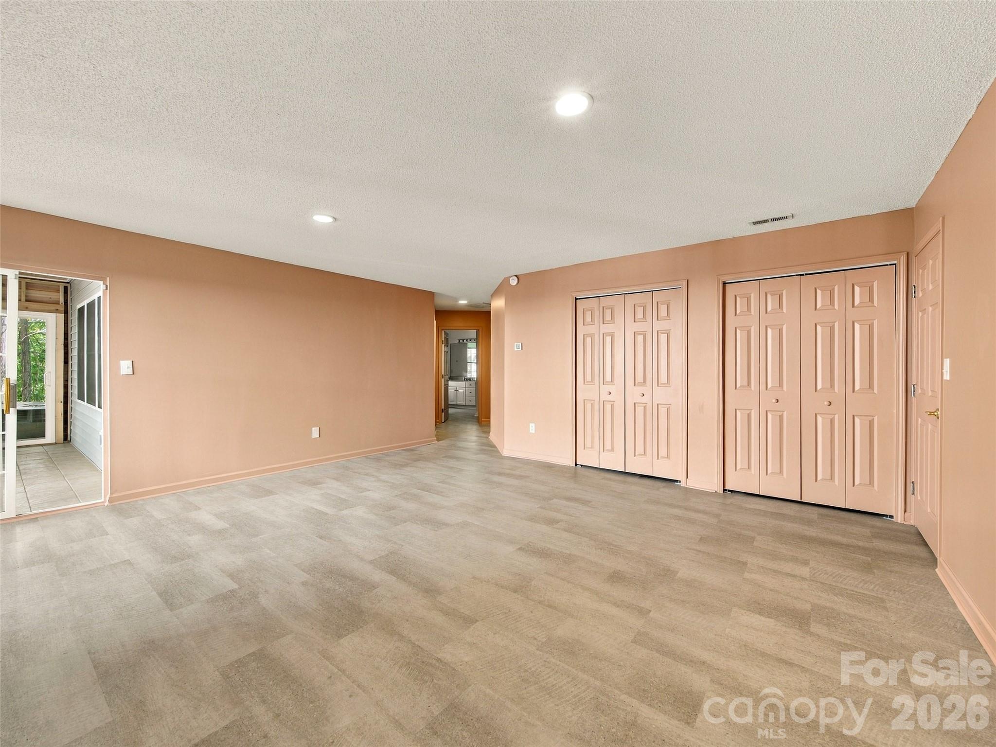 Family Room - 317 Ewarts Hill Road, Hendersonville