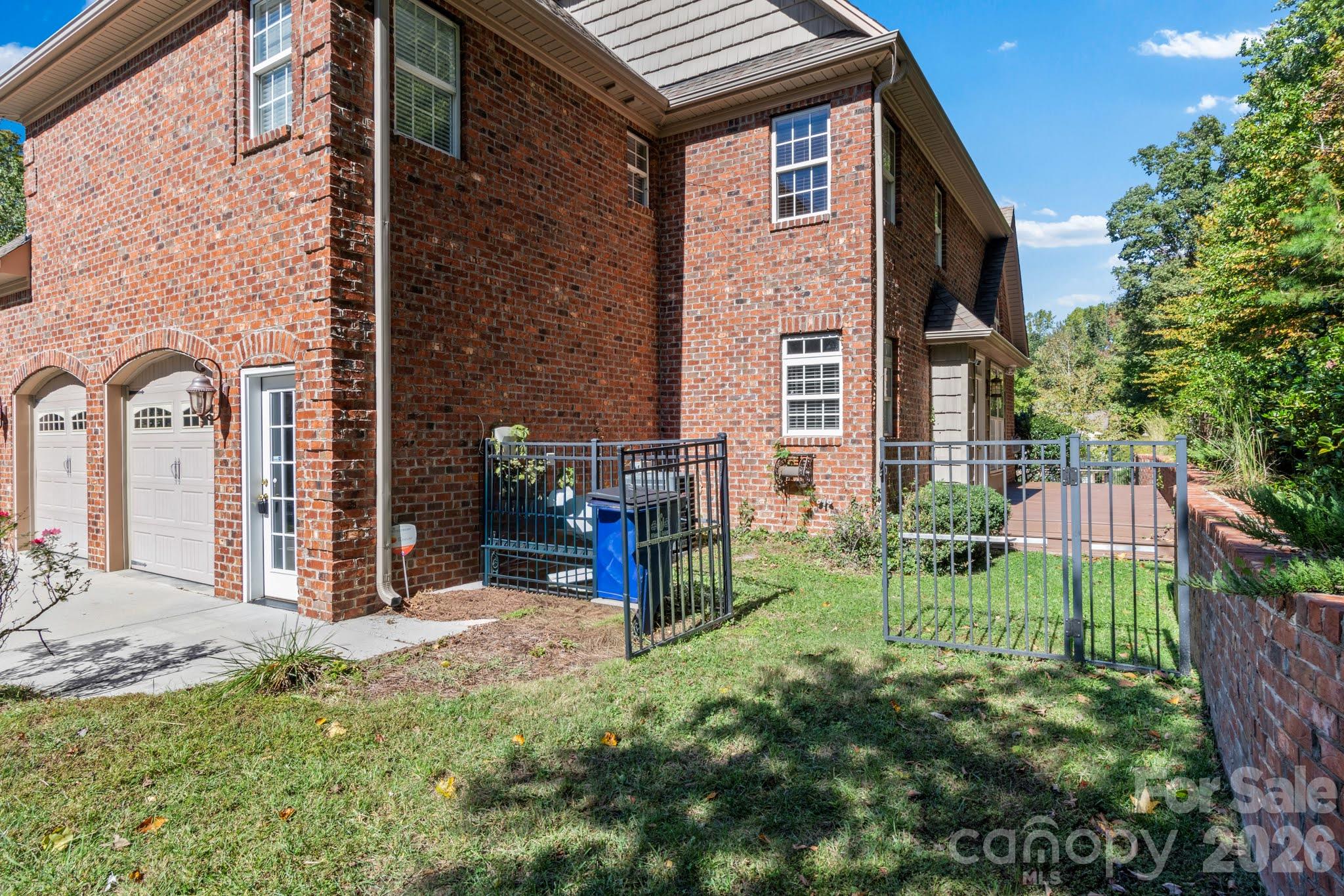 Single Family Residence at 1391 Somerset Cove Drive, Winston Salem, photo 37 of 42
