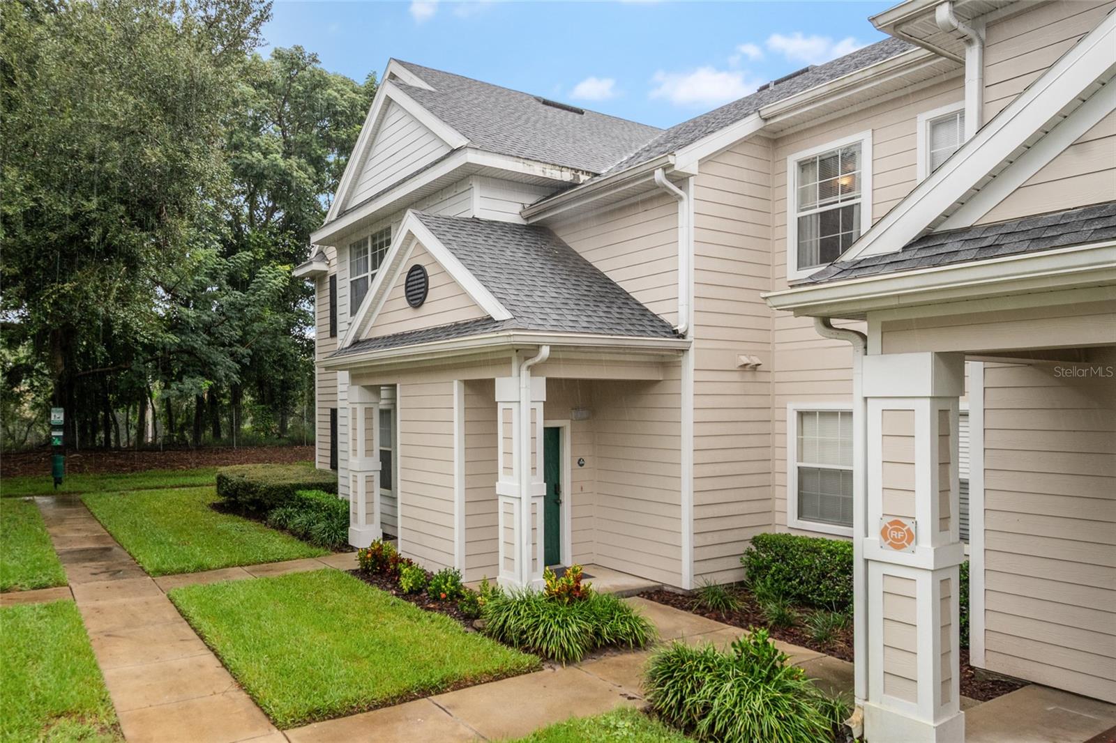 1300 EASTERN PECAN PL #208