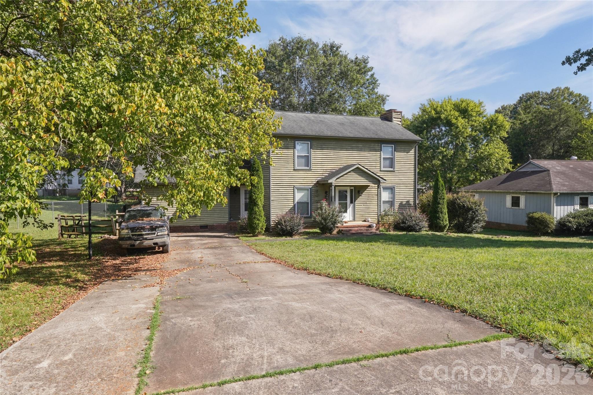 Single Family Residence at 204 Hughey Drive, Gastonia, photo 7 of 39