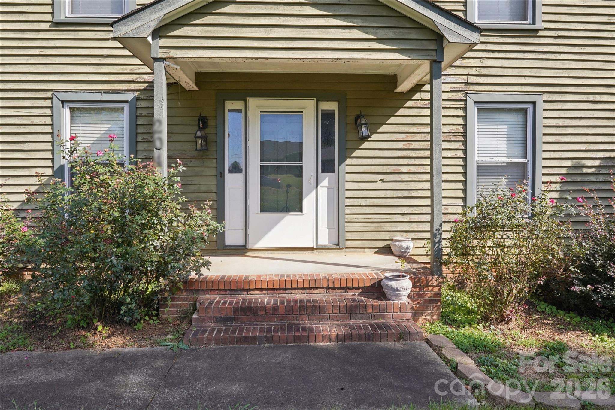 Single Family Residence at 204 Hughey Drive, Gastonia, photo 9 of 39