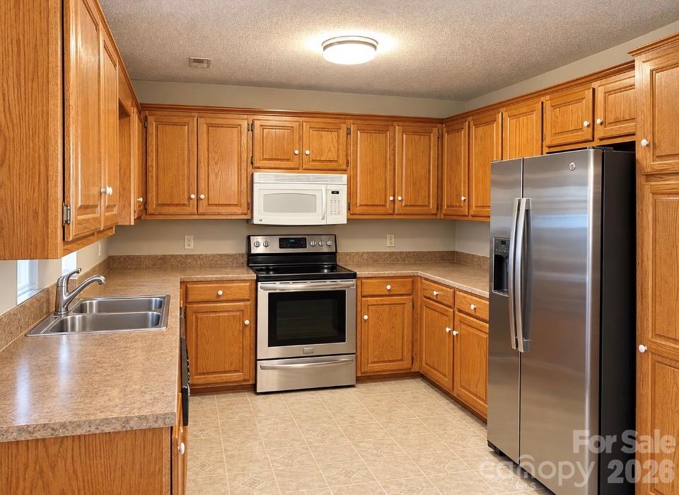 Single Family Residence at 3512 Goodson Road, Maiden, photo 5 of 25