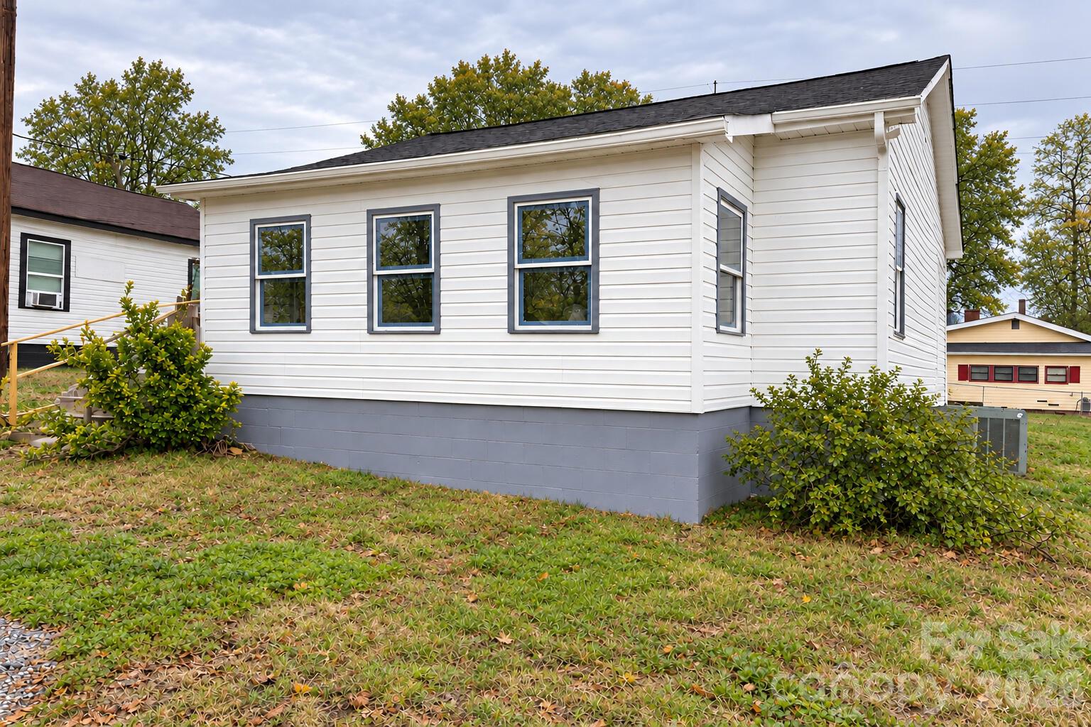 Single Family Residence at 105 E Hartford Avenue, Bessemer City, photo 7 of 7