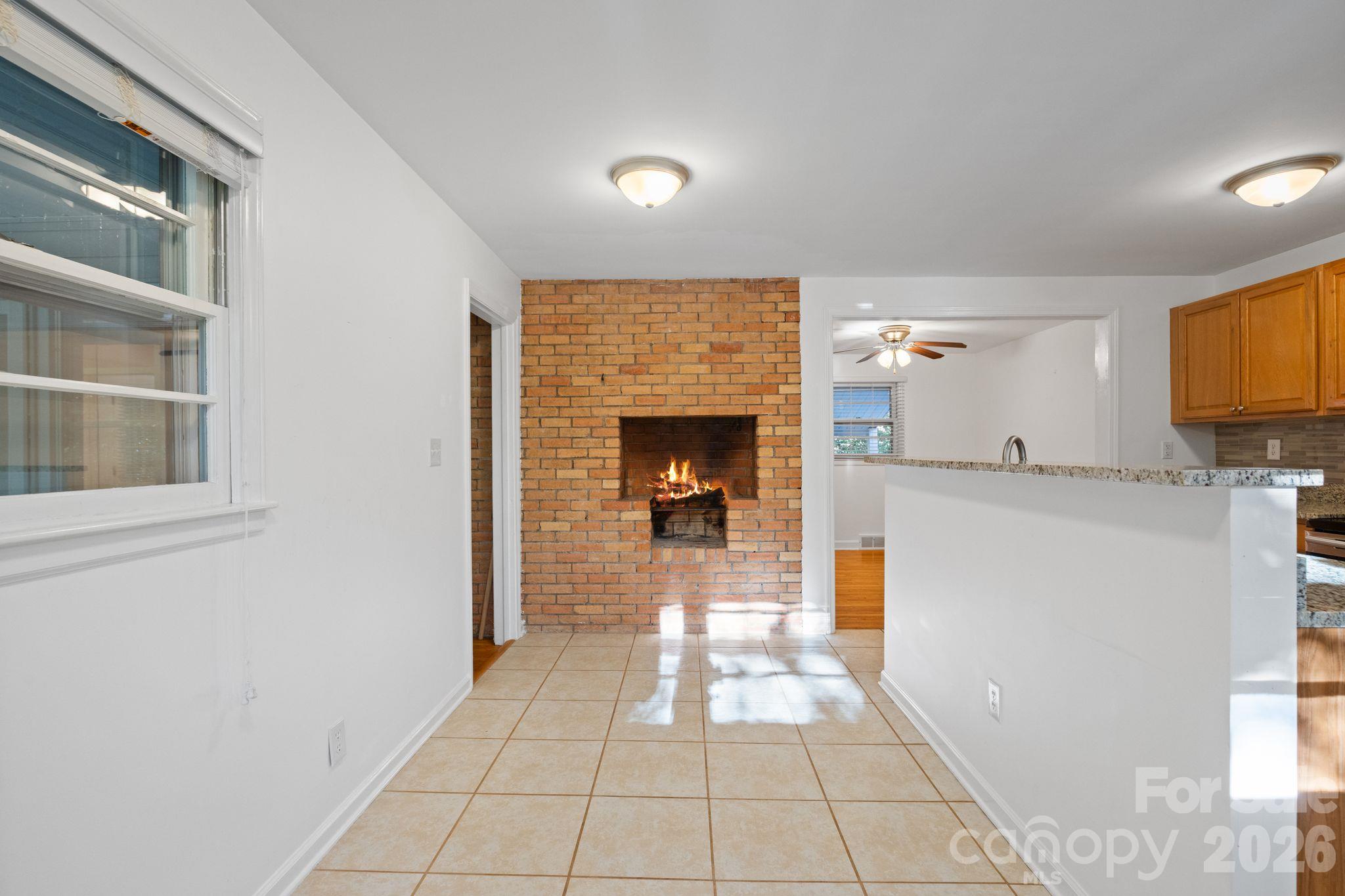 Single Family Residence at 32 Oak Forest Drive, Asheville, photo 5 of 16