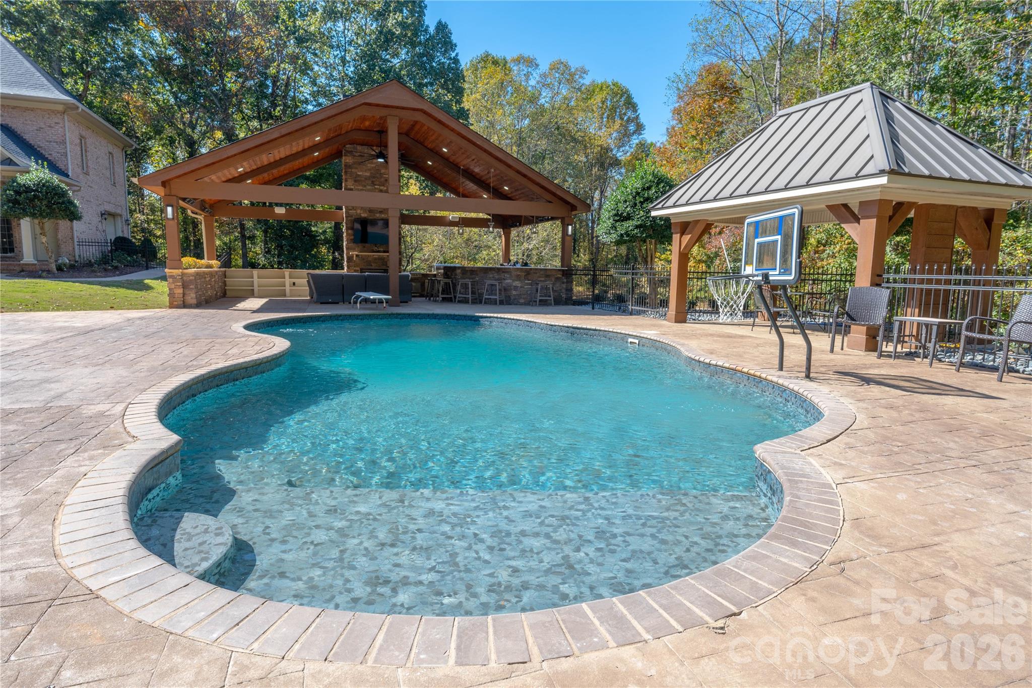 Saltwater Pool - 1427 Merrimont Avenue, Kings Mountain