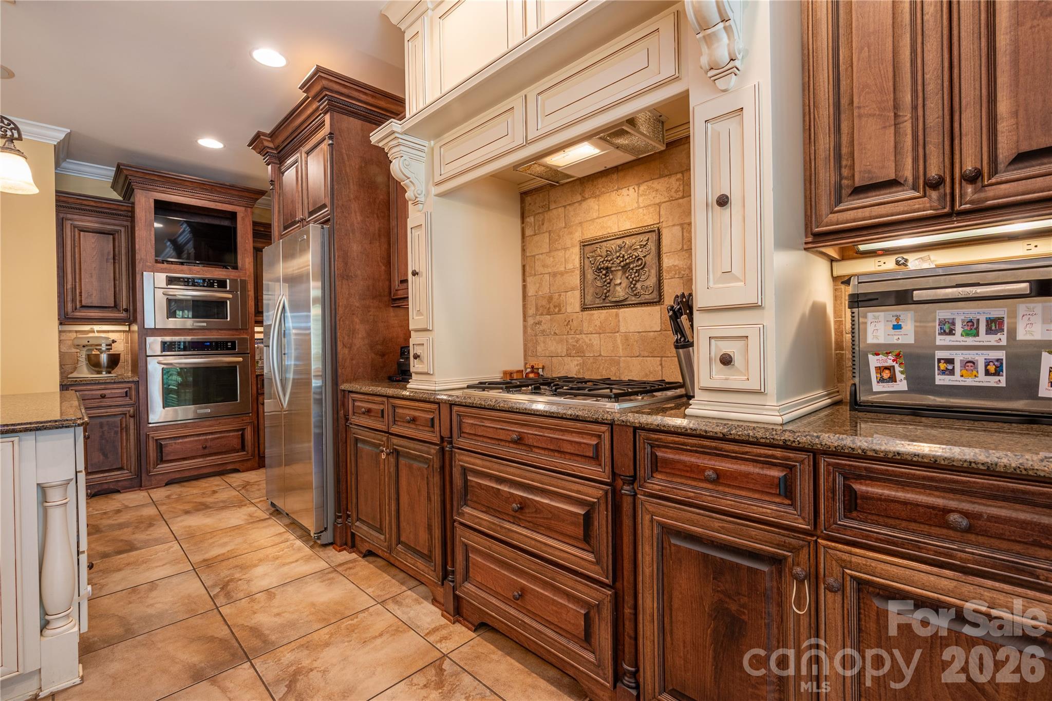 Ktichen - 1427 Merrimont Avenue, Kings Mountain