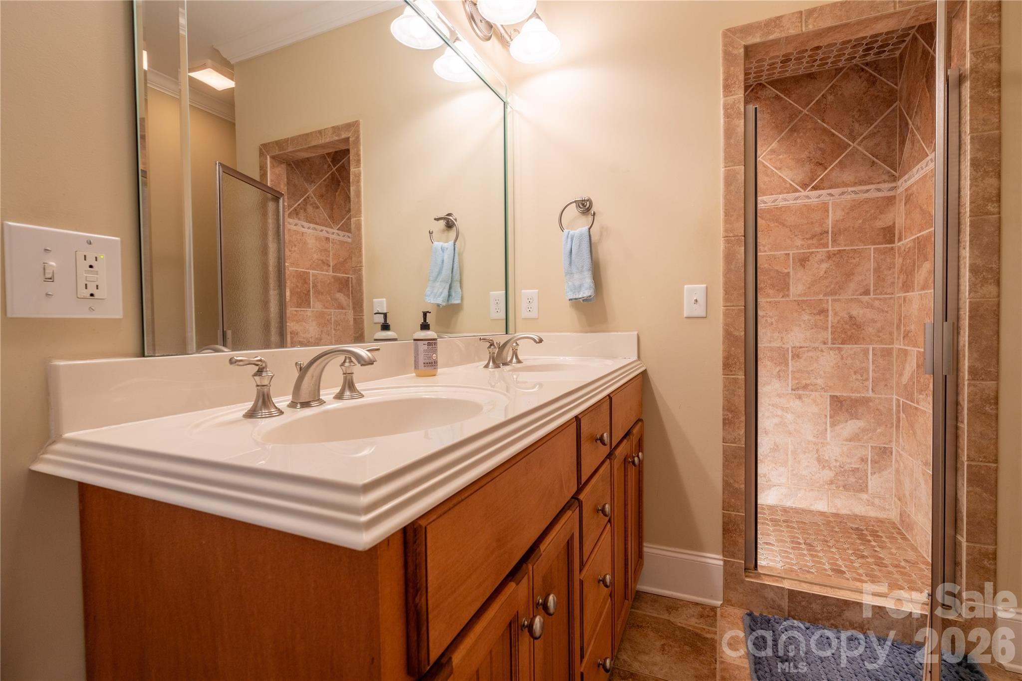 Full Bath Upstairs - 1427 Merrimont Avenue, Kings Mountain