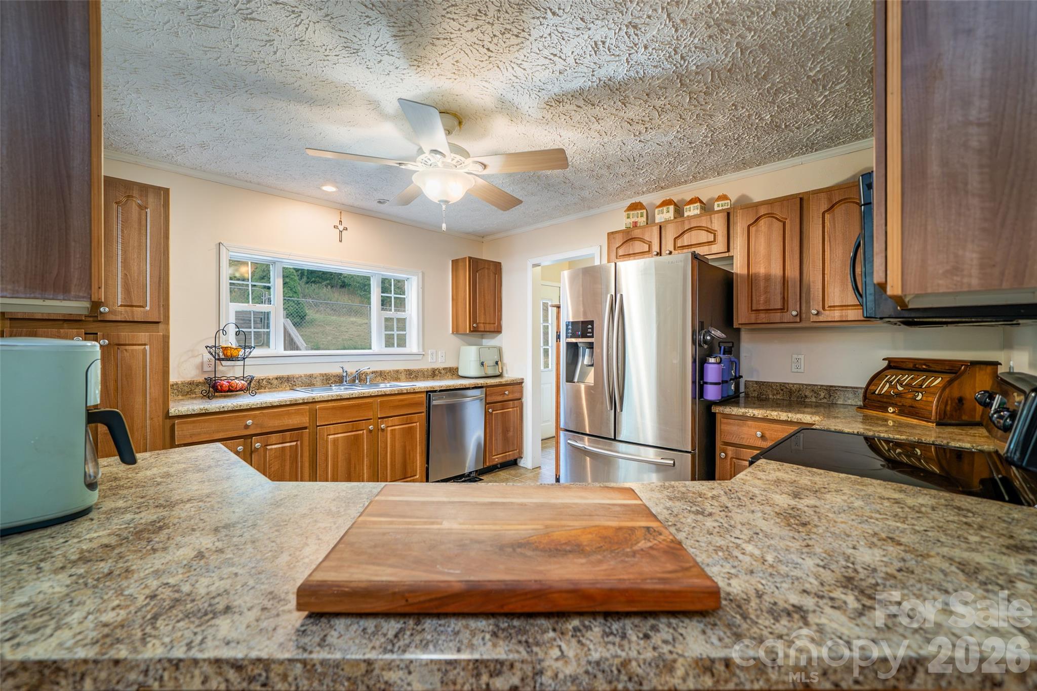 Single Family Residence at 23 Yorkie Drive, Clyde, photo 14 of 38