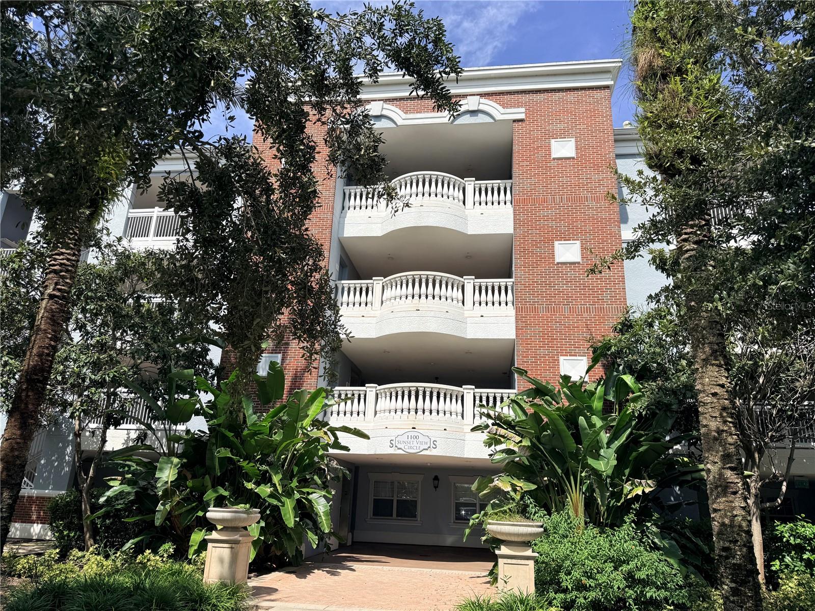 1100 SUNSET VIEW CIR S #304