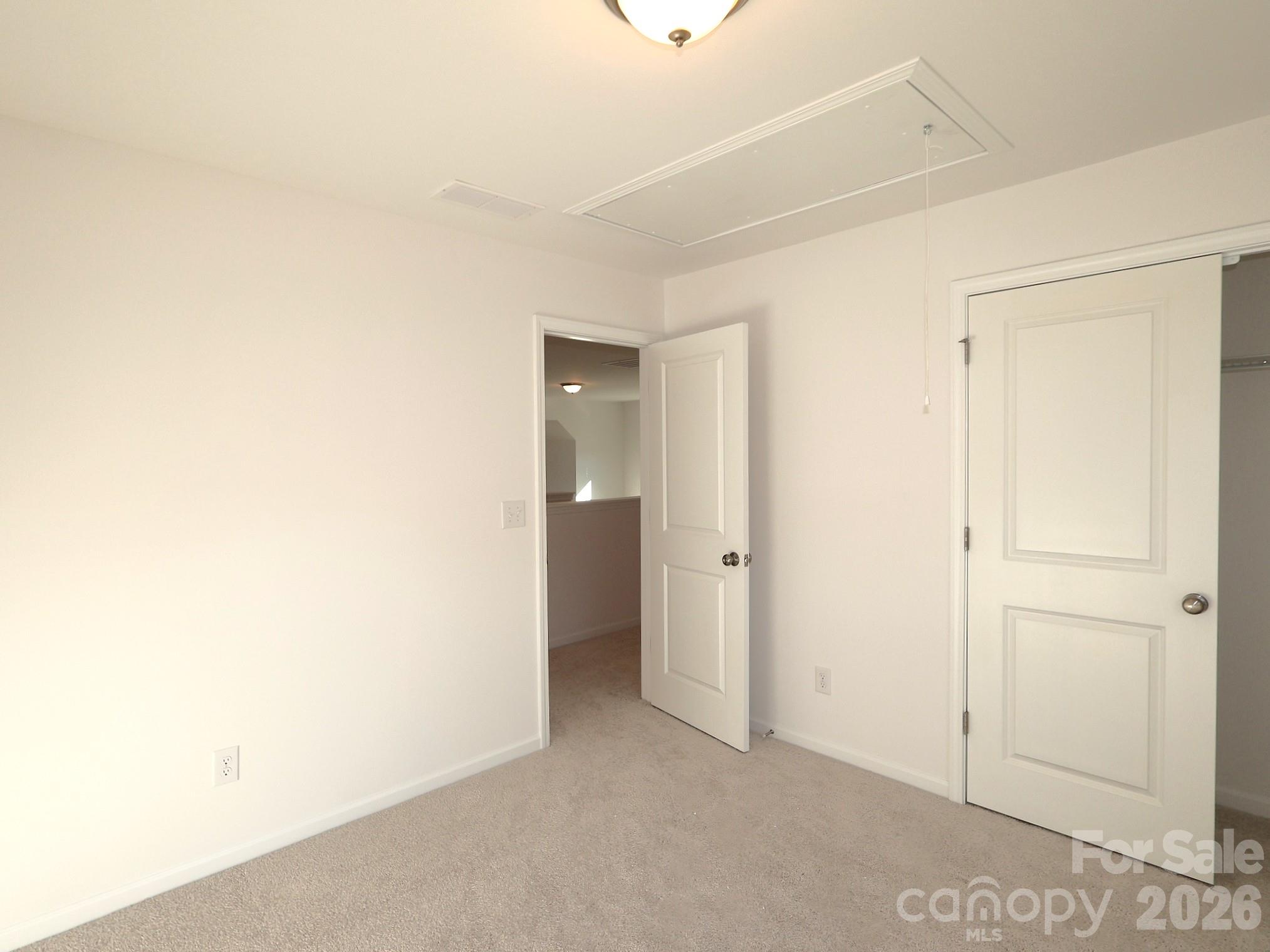Secondary bedroom - 636 Willoughby Park Drive, Monroe