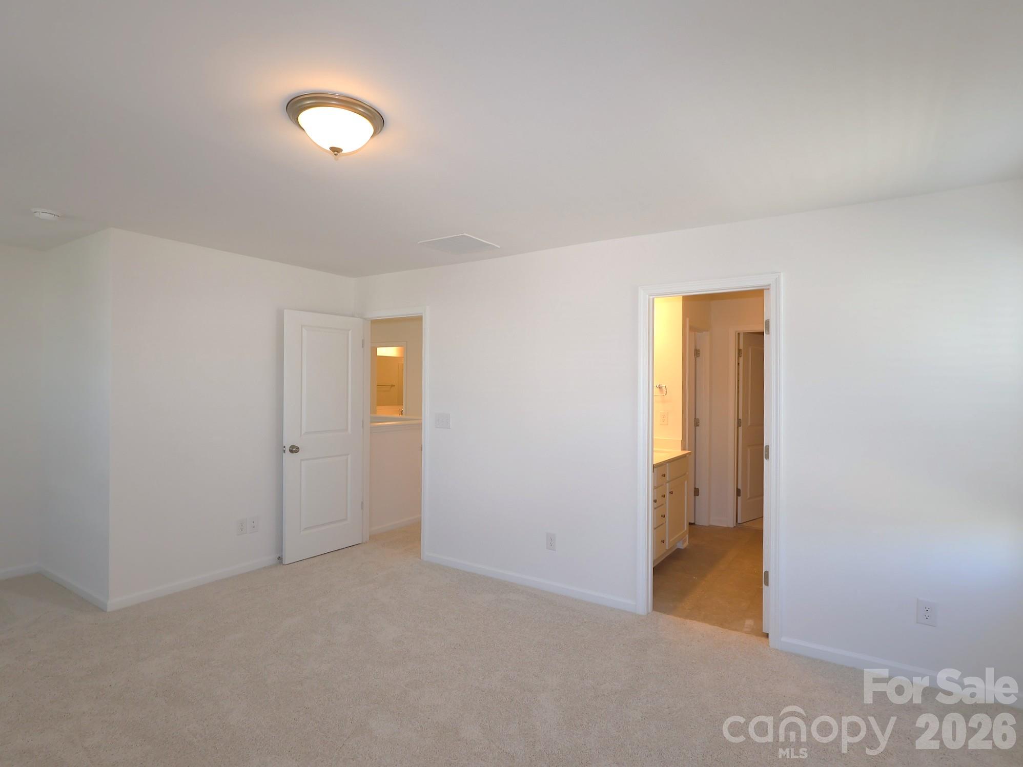 Owner's suite - 636 Willoughby Park Drive, Monroe