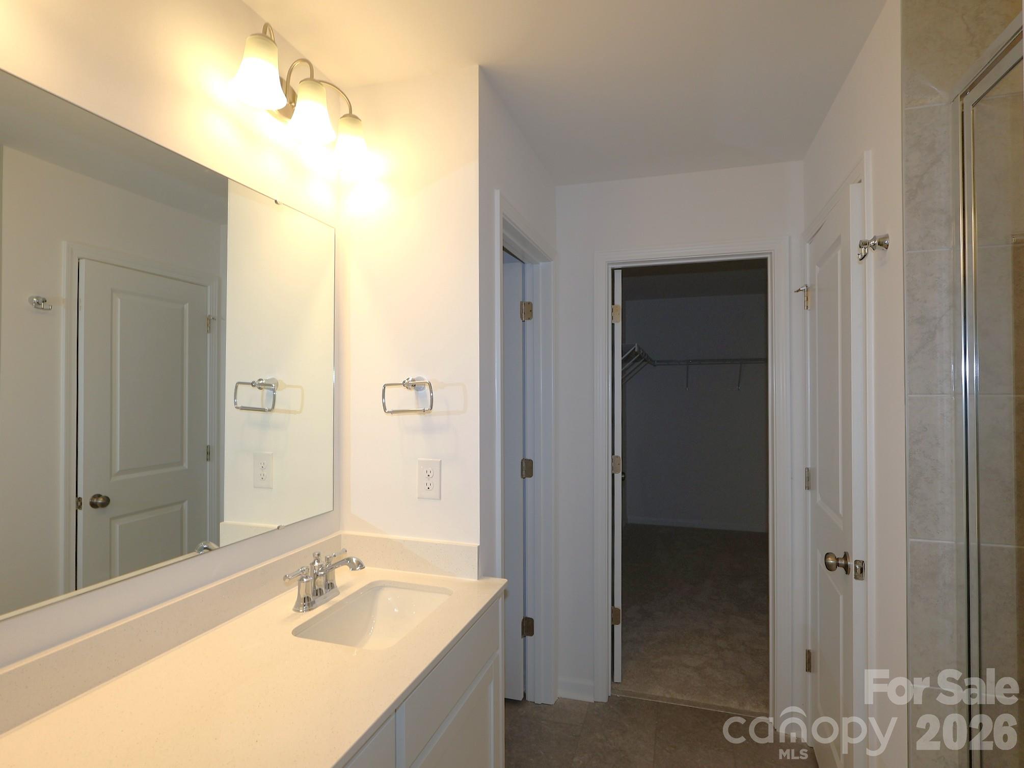 Owner's suite - 636 Willoughby Park Drive, Monroe