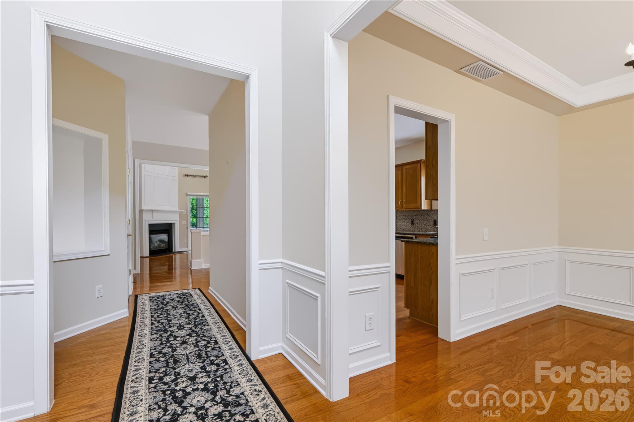 Single Family Residence at 9150 Beaver Brook Way, Charlotte, photo 4 of 31