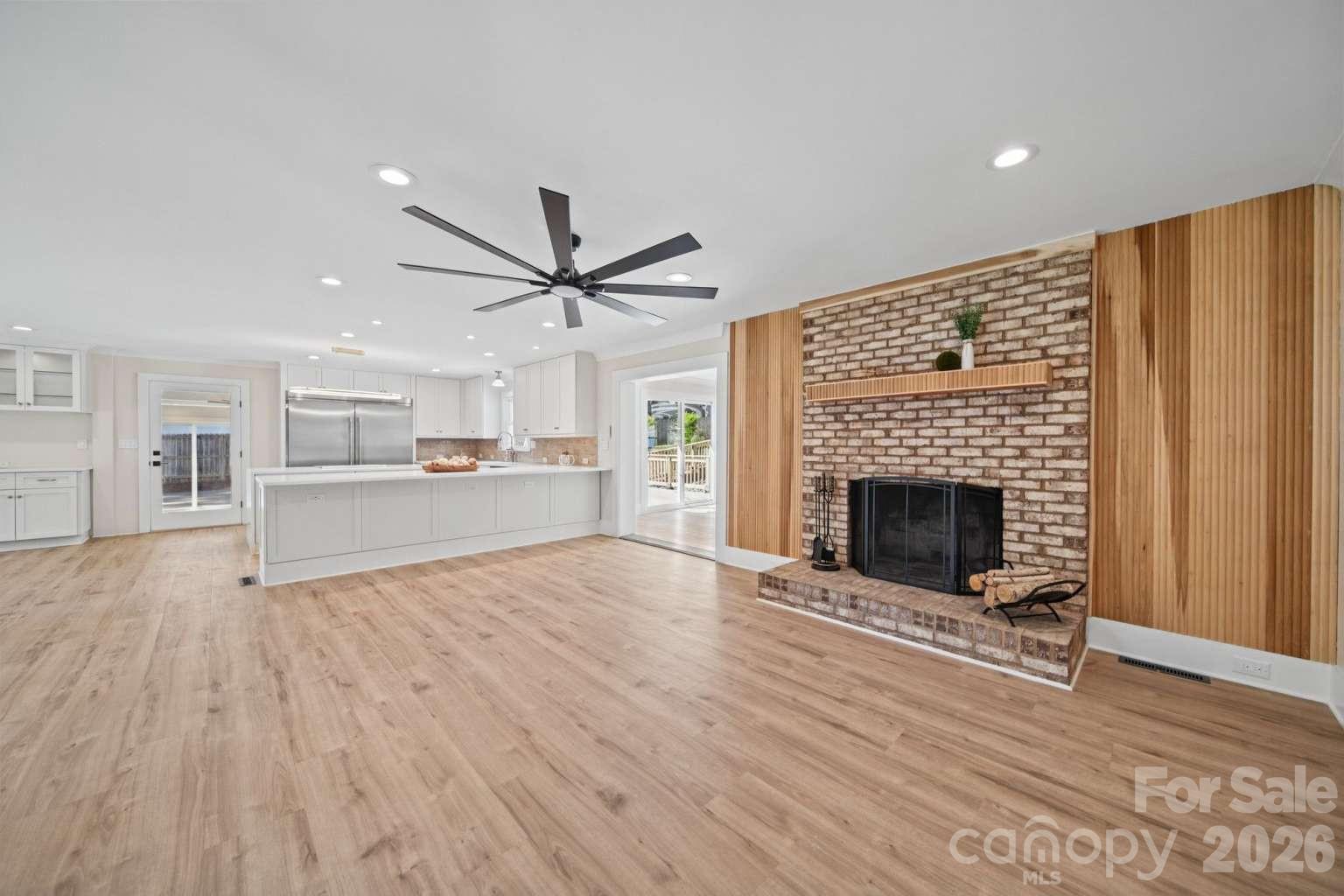 Single Family Residence at 7301 Pine Lake Lane, Mint Hill, photo 9 of 44