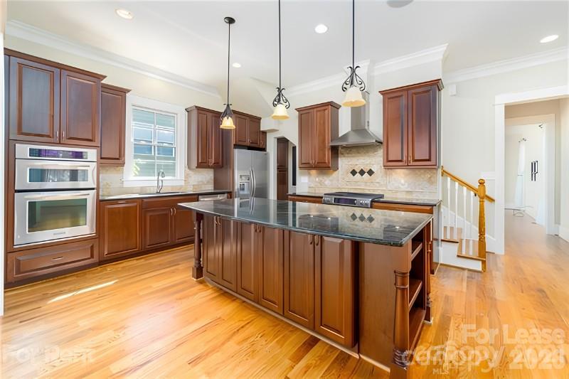 Single Family Residence at 10116 Roosevelt Drive, Huntersville, photo 3 of 23