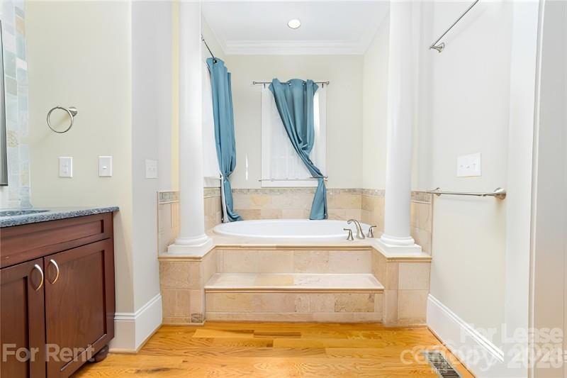 Single Family Residence at 10116 Roosevelt Drive, Huntersville, photo 14 of 23