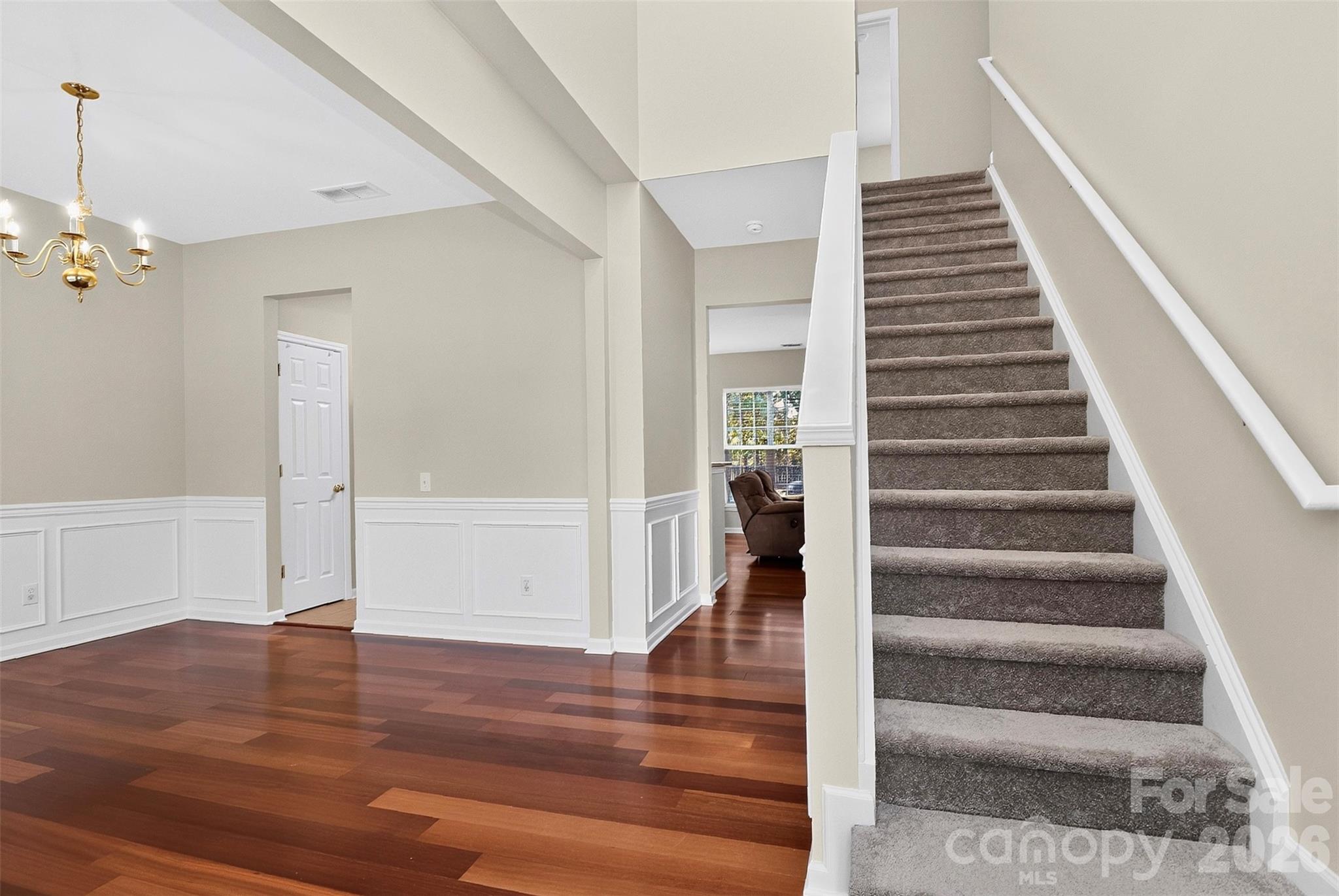 Single Family Residence at 6617 Haddonfield Place, Charlotte, photo 2 of 25