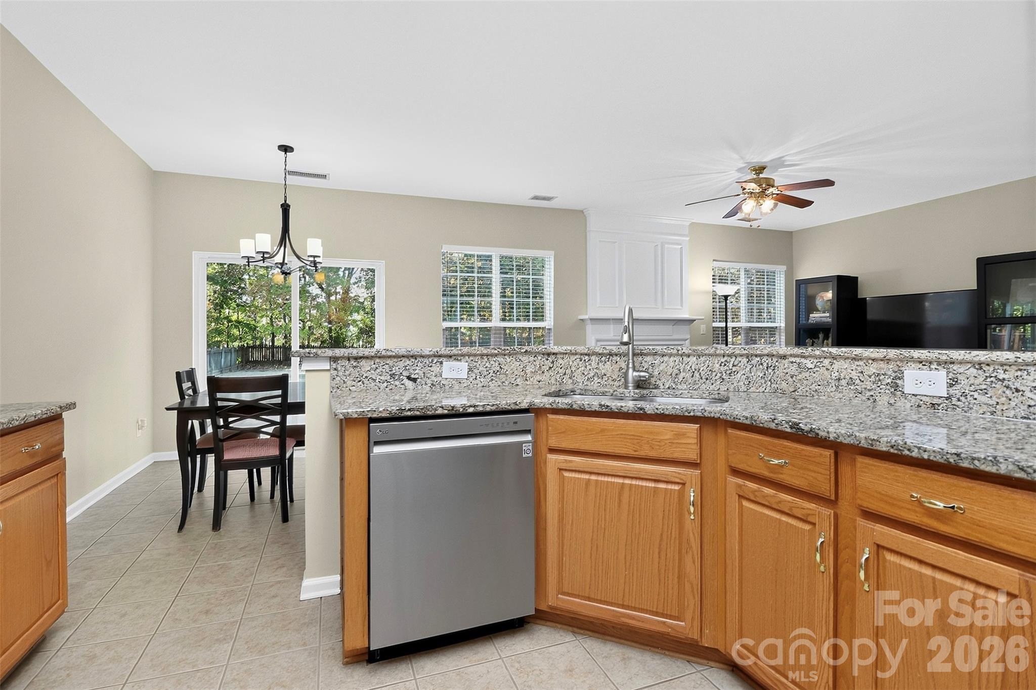 Single Family Residence at 6617 Haddonfield Place, Charlotte, photo 5 of 25