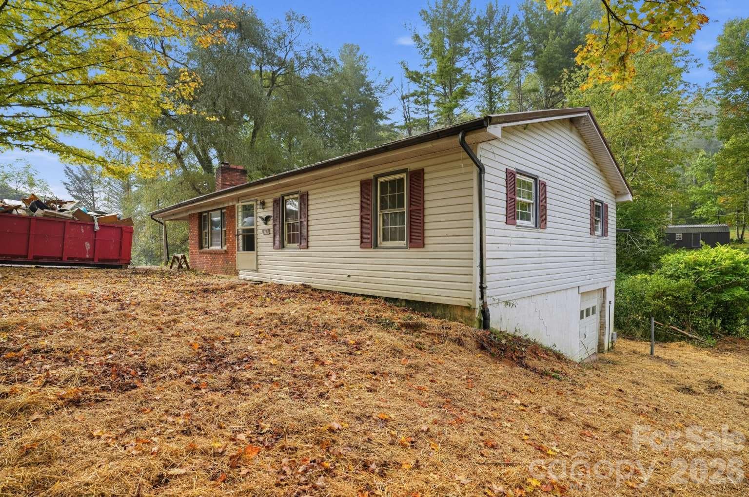 Single Family Residence at 2131 Deep Ford Road, Lansing, photo 2 of 25