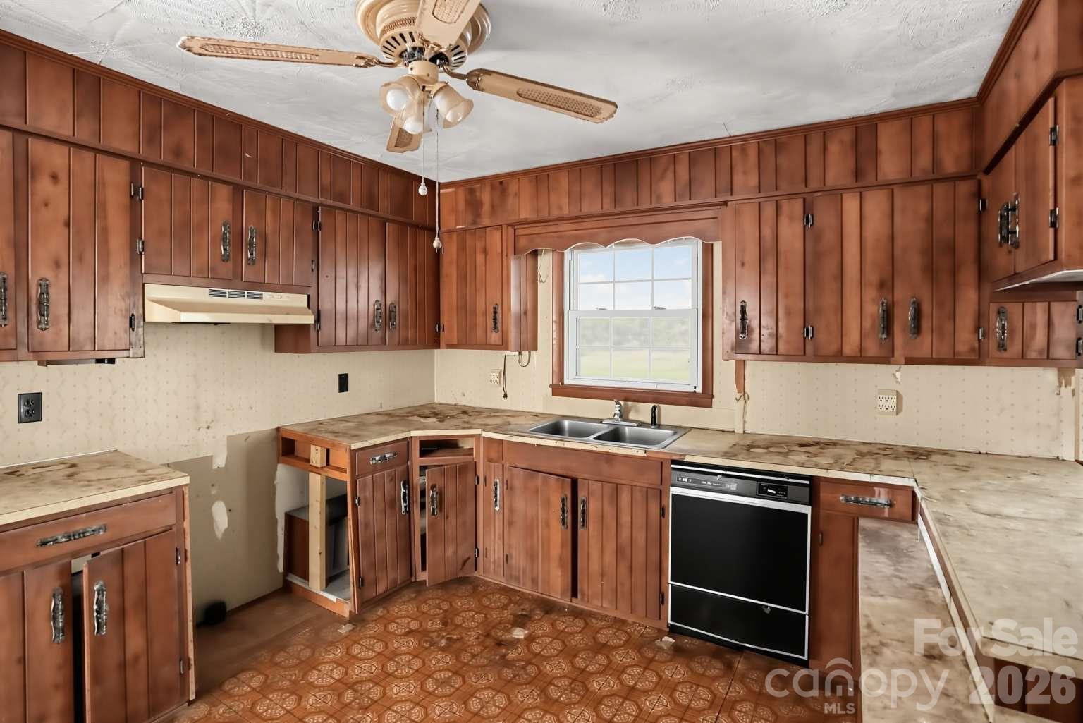 Single Family Residence at 2131 Deep Ford Road, Lansing, photo 14 of 25