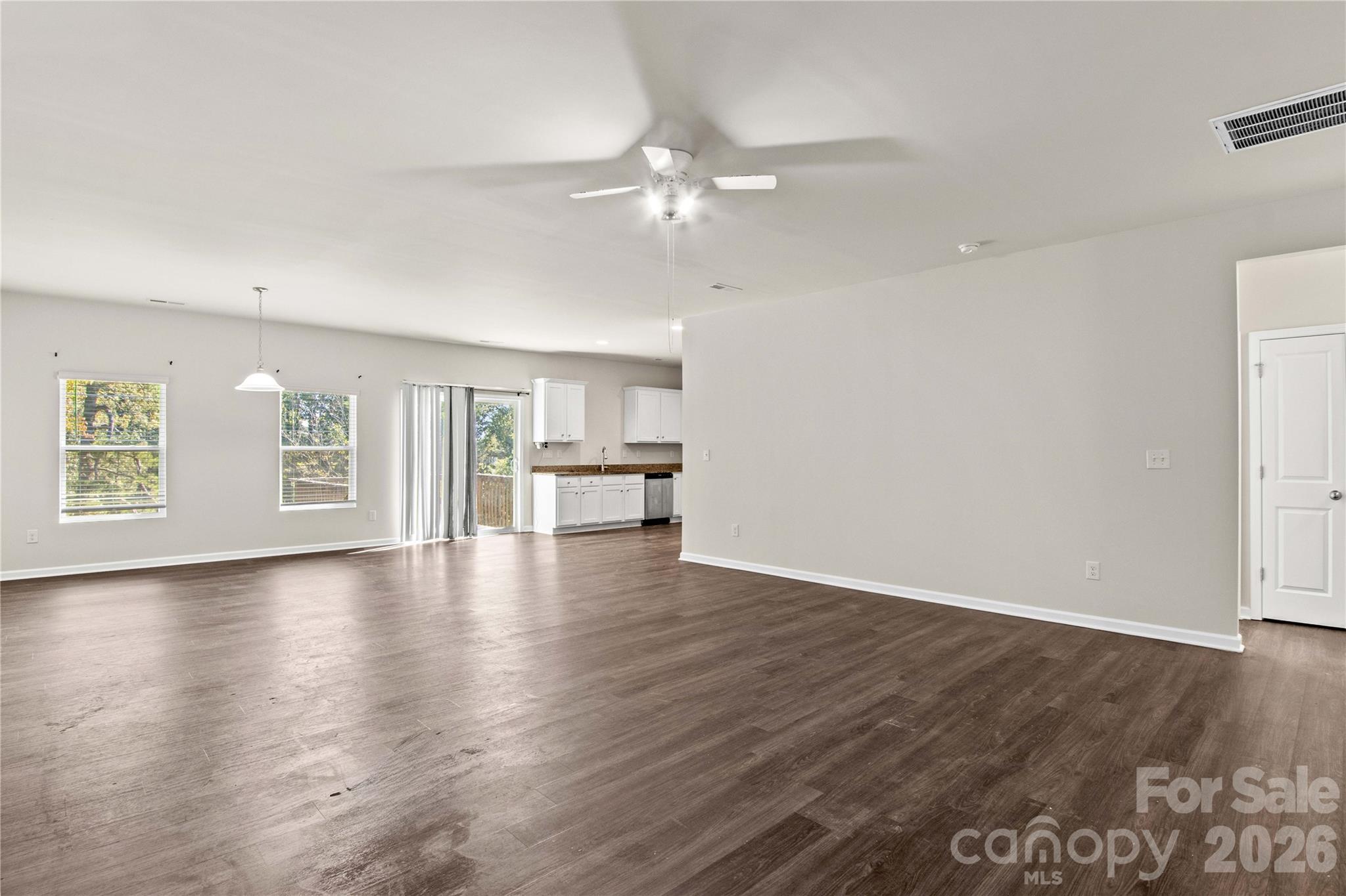 Single Family Residence at 133 Sandtrap Drive, Statesville, photo 5 of 38