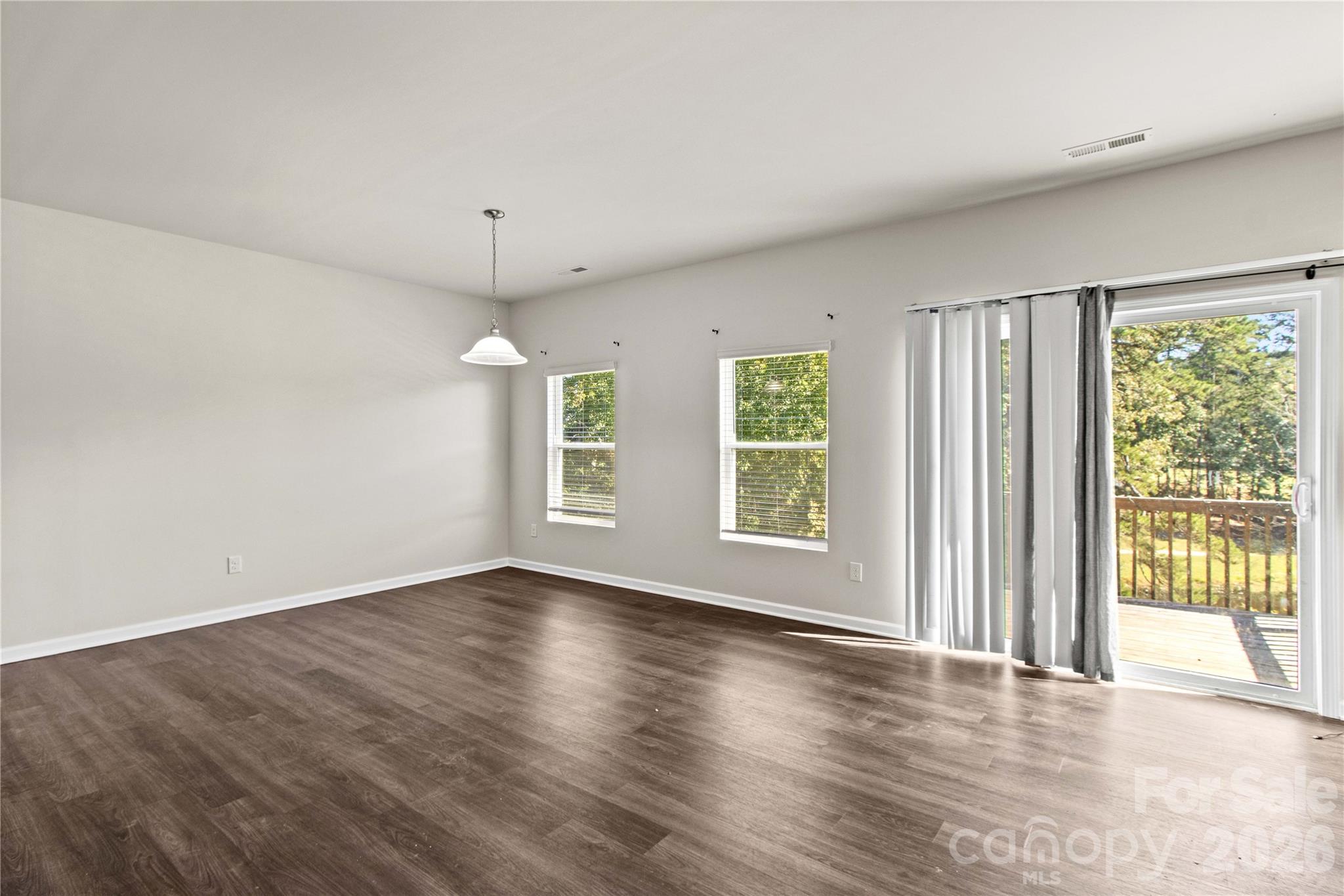 Single Family Residence at 133 Sandtrap Drive, Statesville, photo 12 of 38