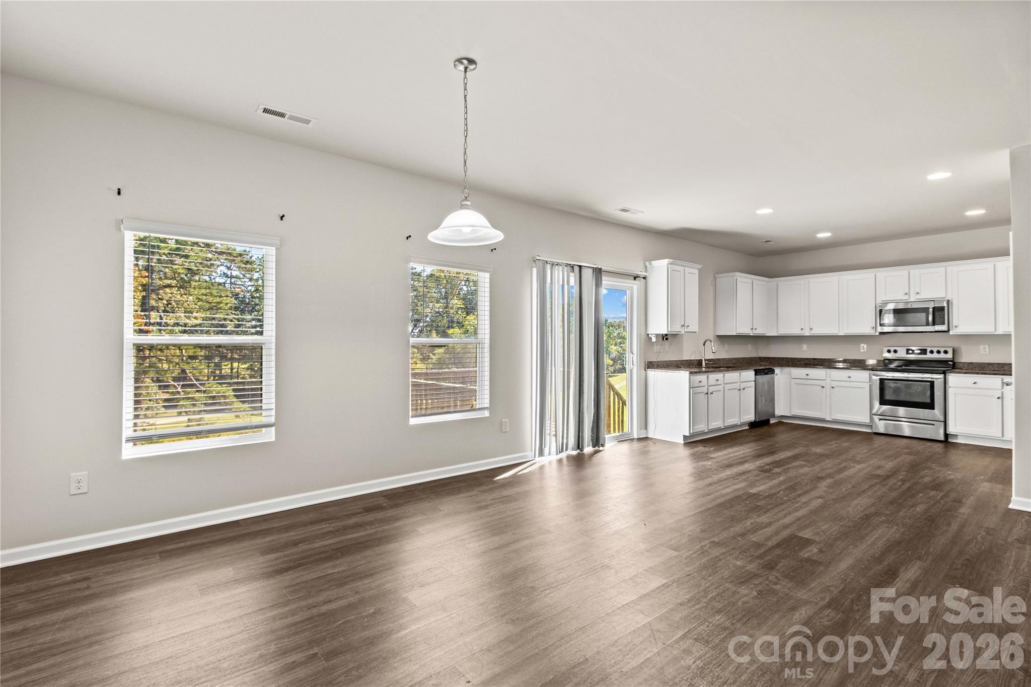 Single Family Residence at 133 Sandtrap Drive, Statesville, photo 13 of 38