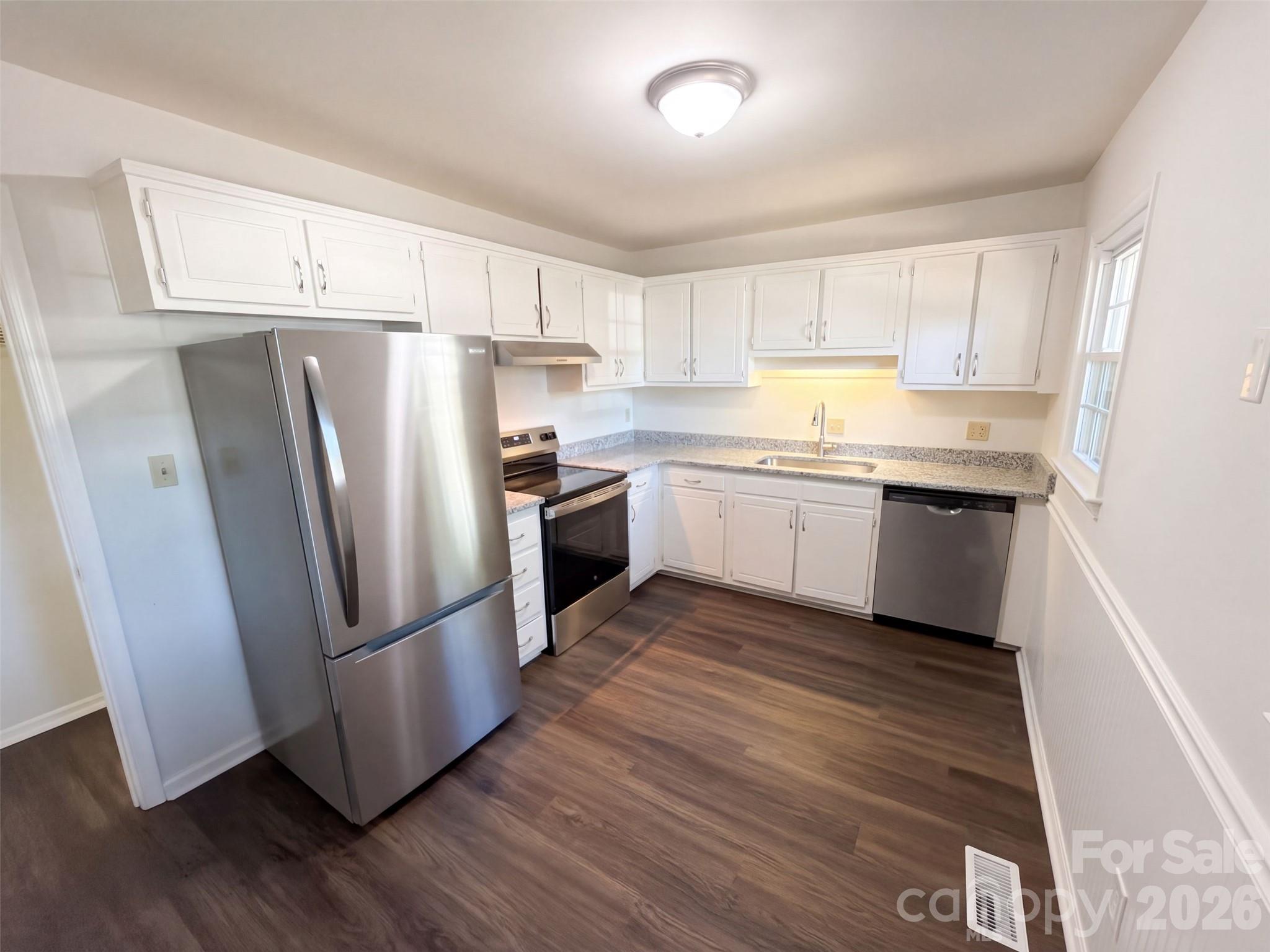 Townhouse at 1810 Sabrina Court, Charlotte, photo 2 of 14