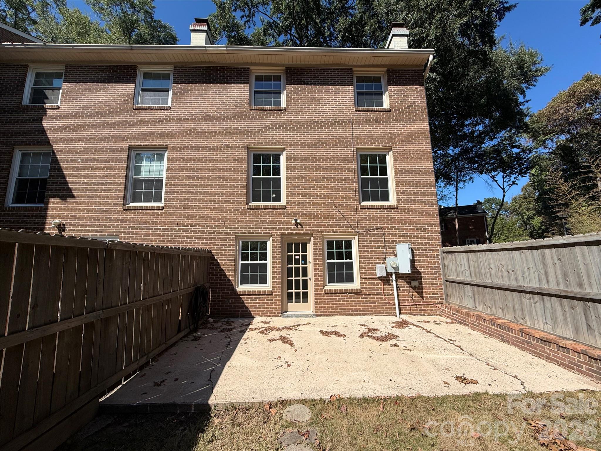 Townhouse at 1810 Sabrina Court, Charlotte, photo 5 of 14