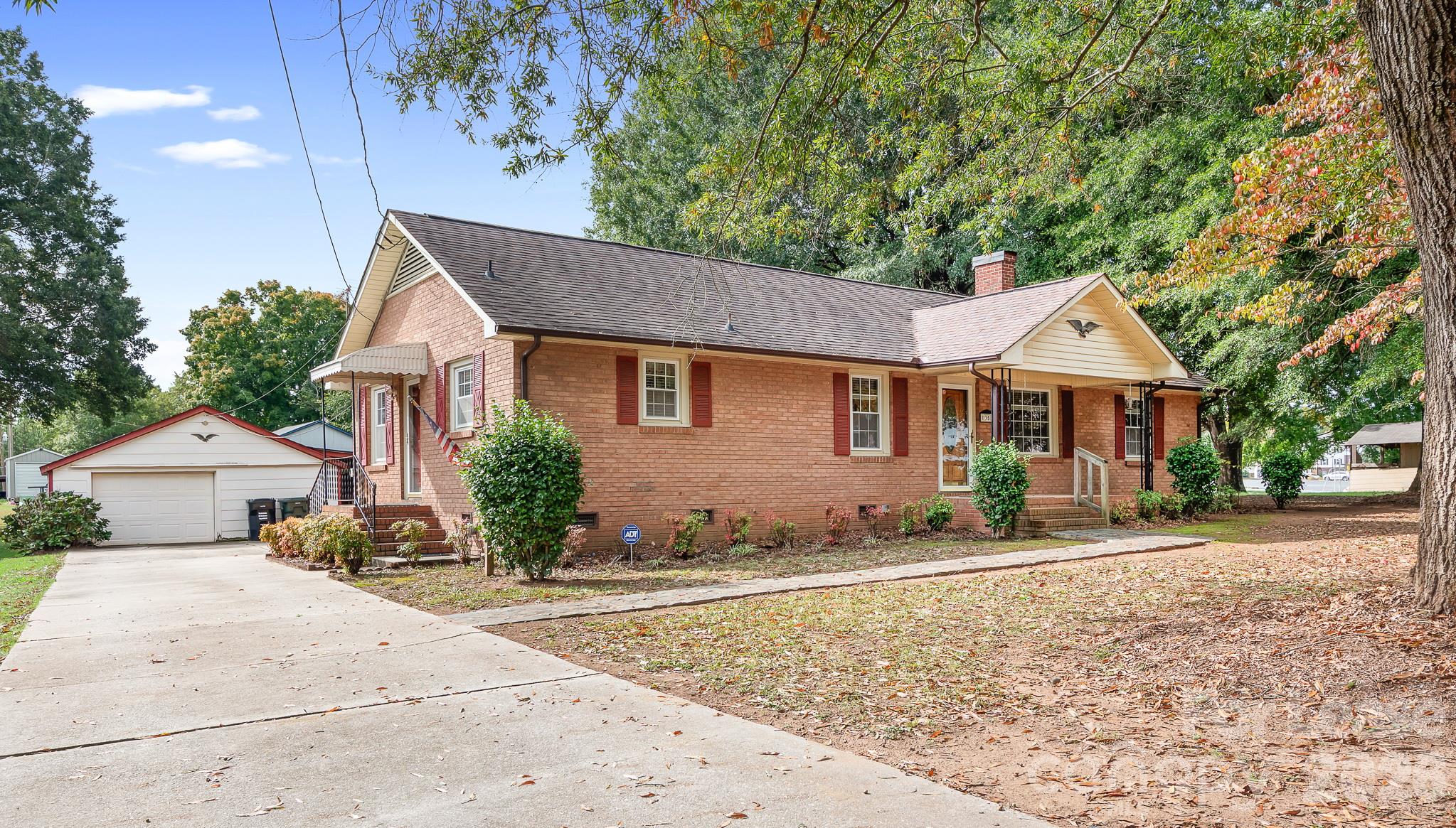 35 Sumner Avenue NW