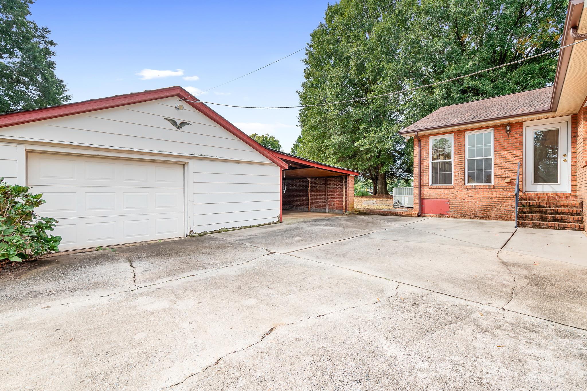 Parking pad, garage and carport - 35 Sumner Avenue NW, Concord