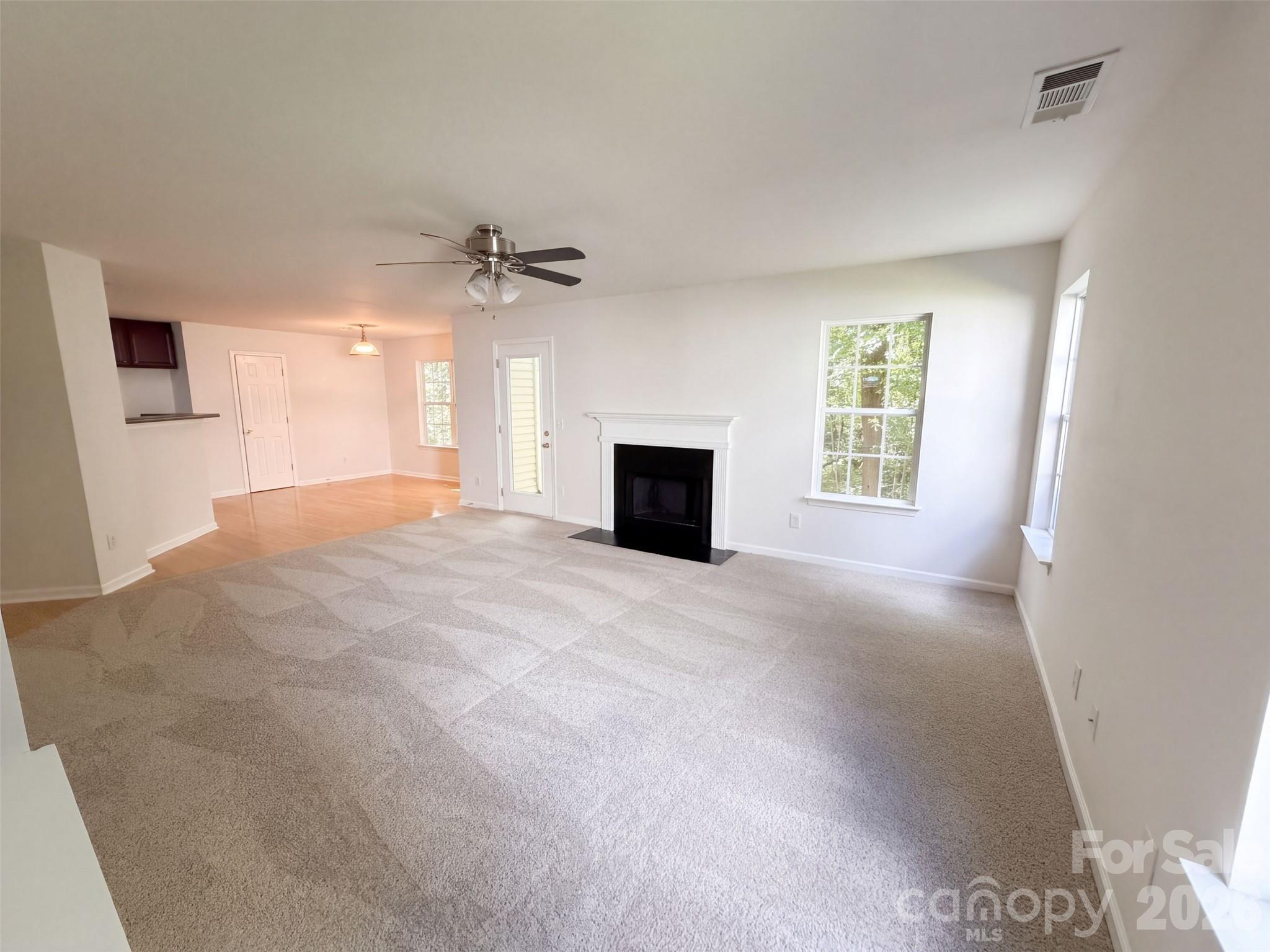Single Family Residence at 8902 Woodland Hills Road, Charlotte, photo 3 of 20