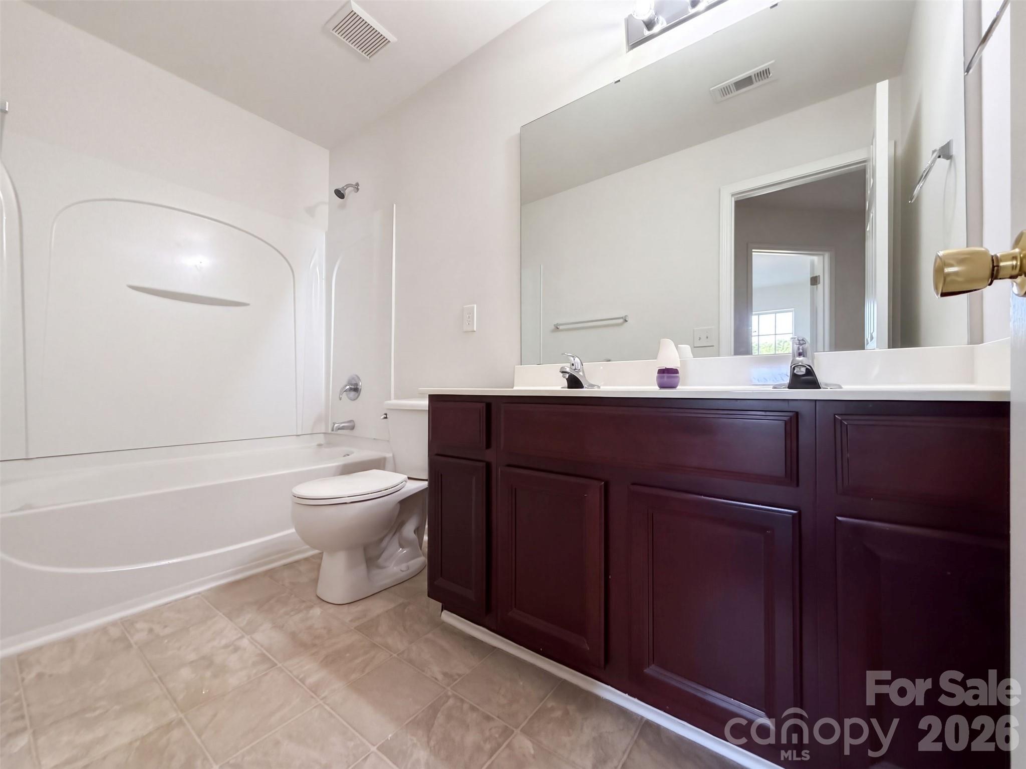 Single Family Residence at 8902 Woodland Hills Road, Charlotte, photo 18 of 20