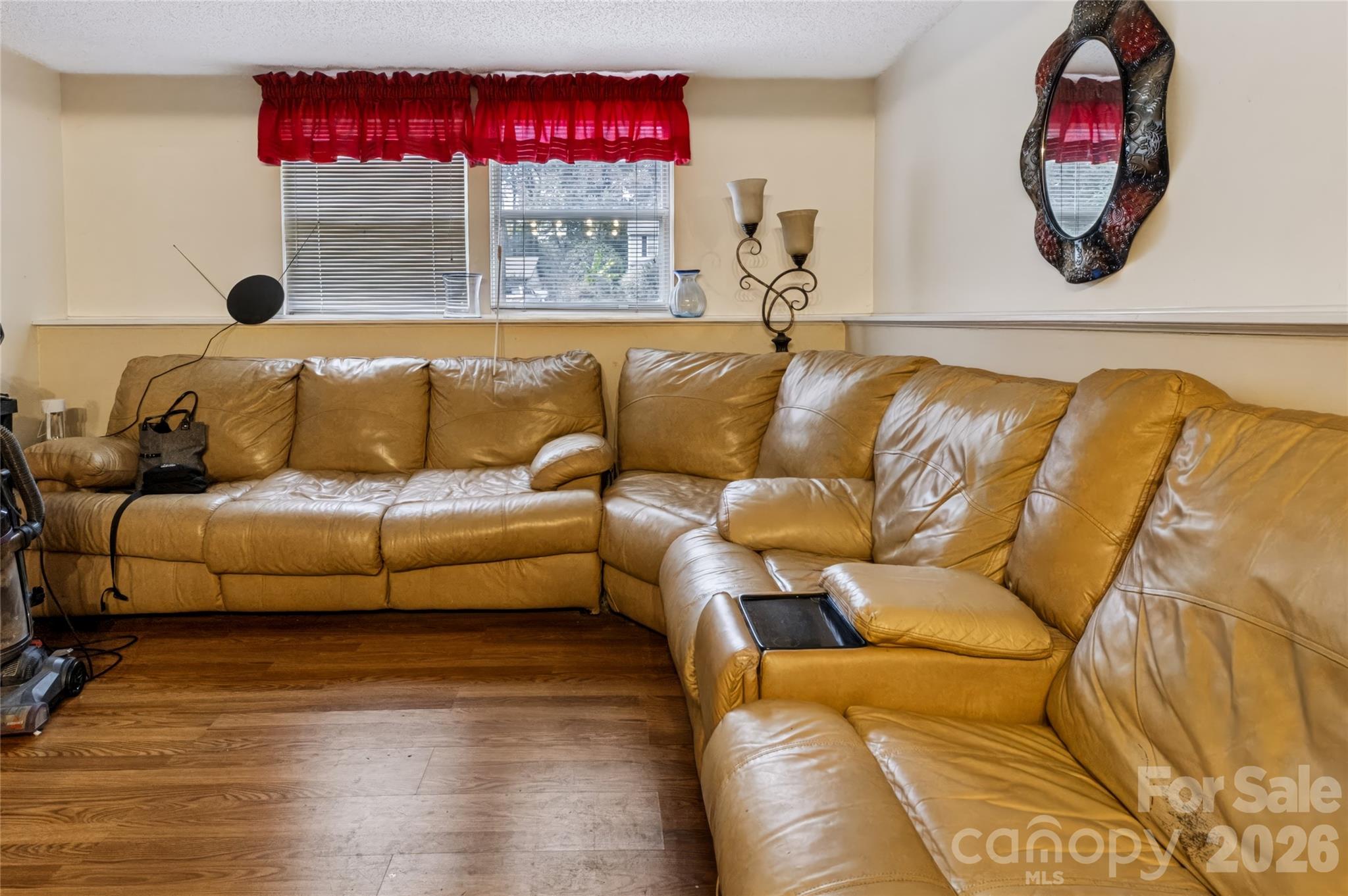 Single Family Residence at 6836 Honey Hurst Lane, Charlotte, photo 9 of 29
