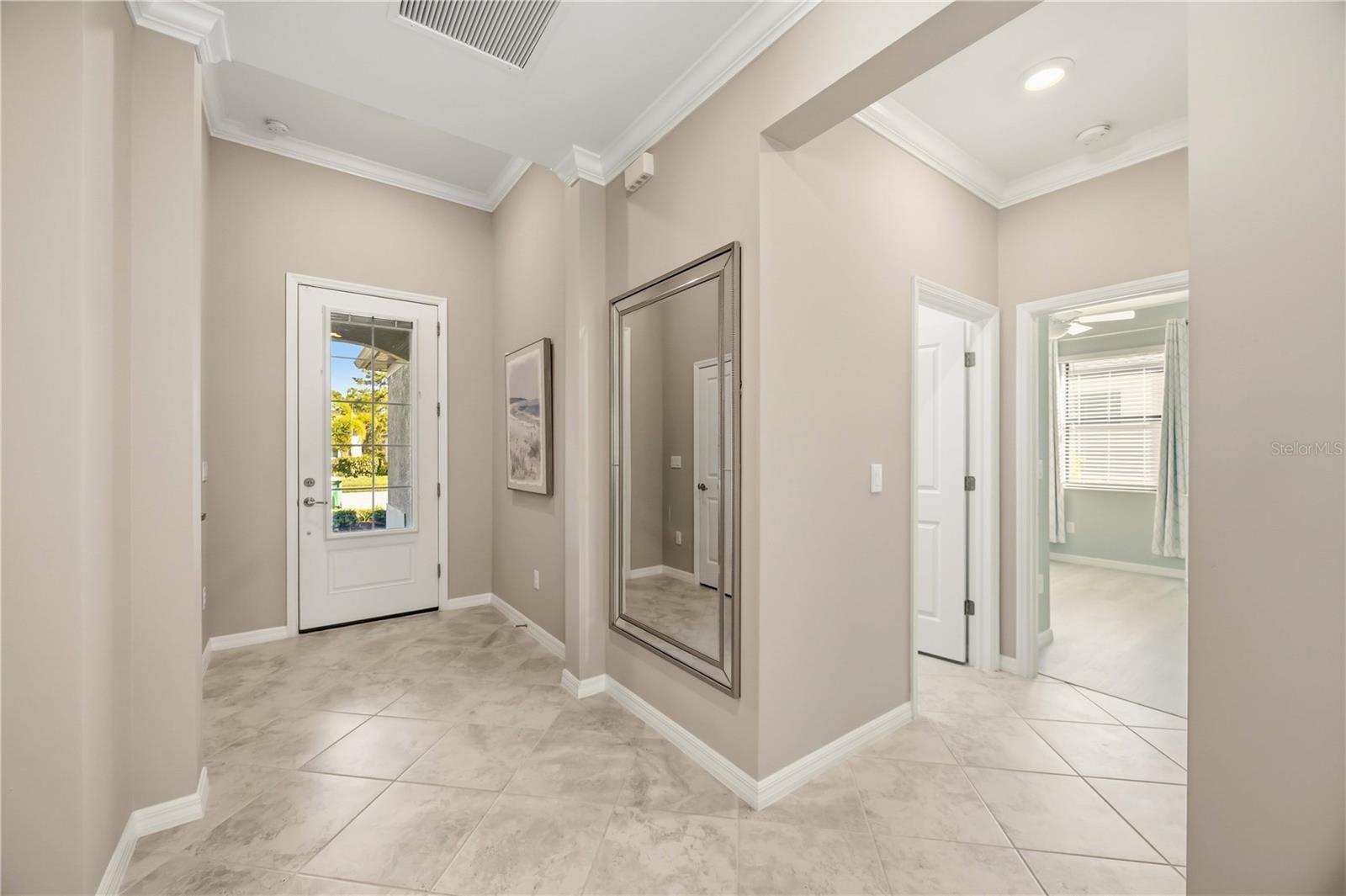 Light and bright entryway - 15945 HONEY SUCKLE ST, PORT CHARLOTTE