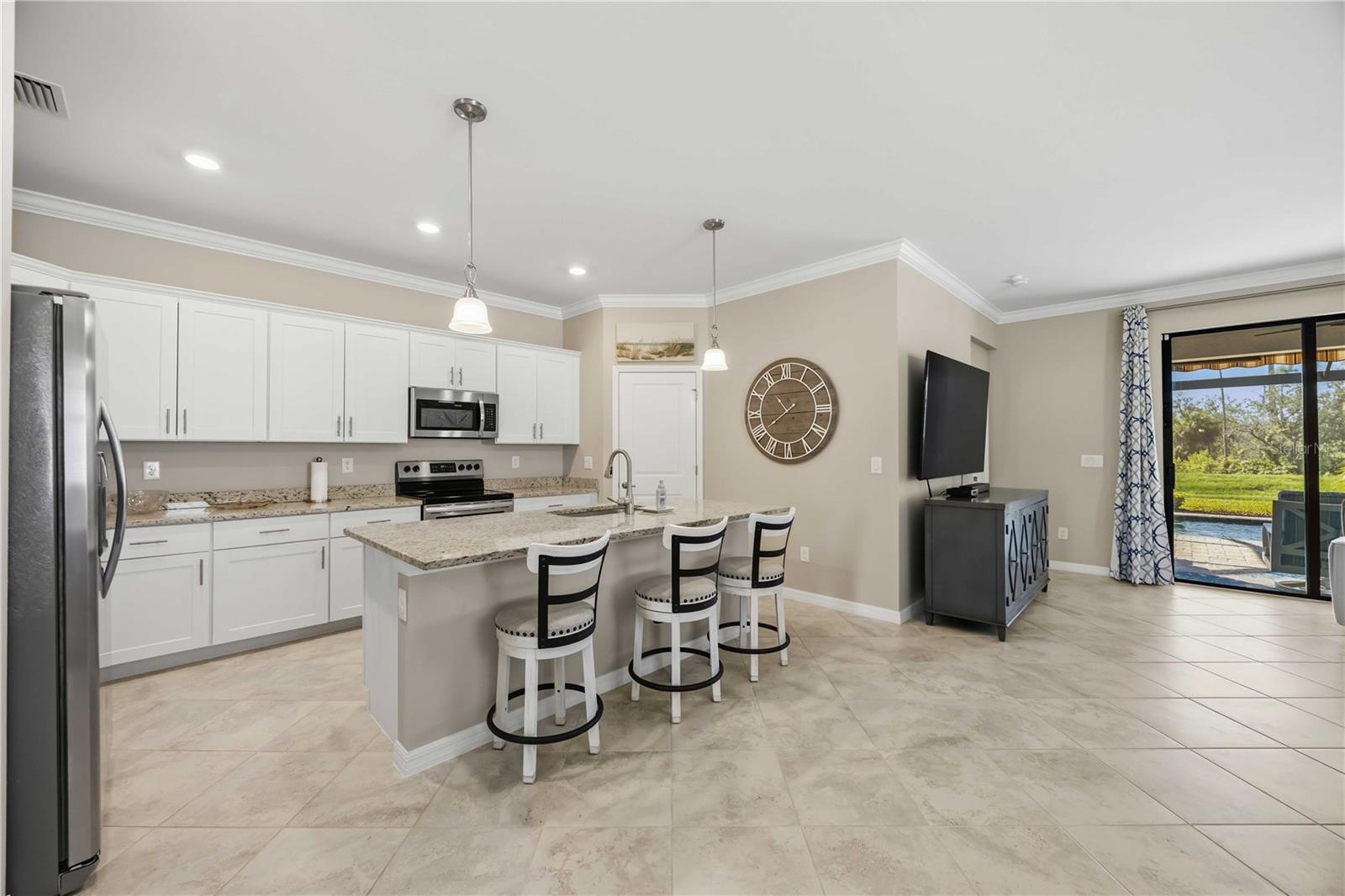 Pendant lighting - 15945 HONEY SUCKLE ST, PORT CHARLOTTE