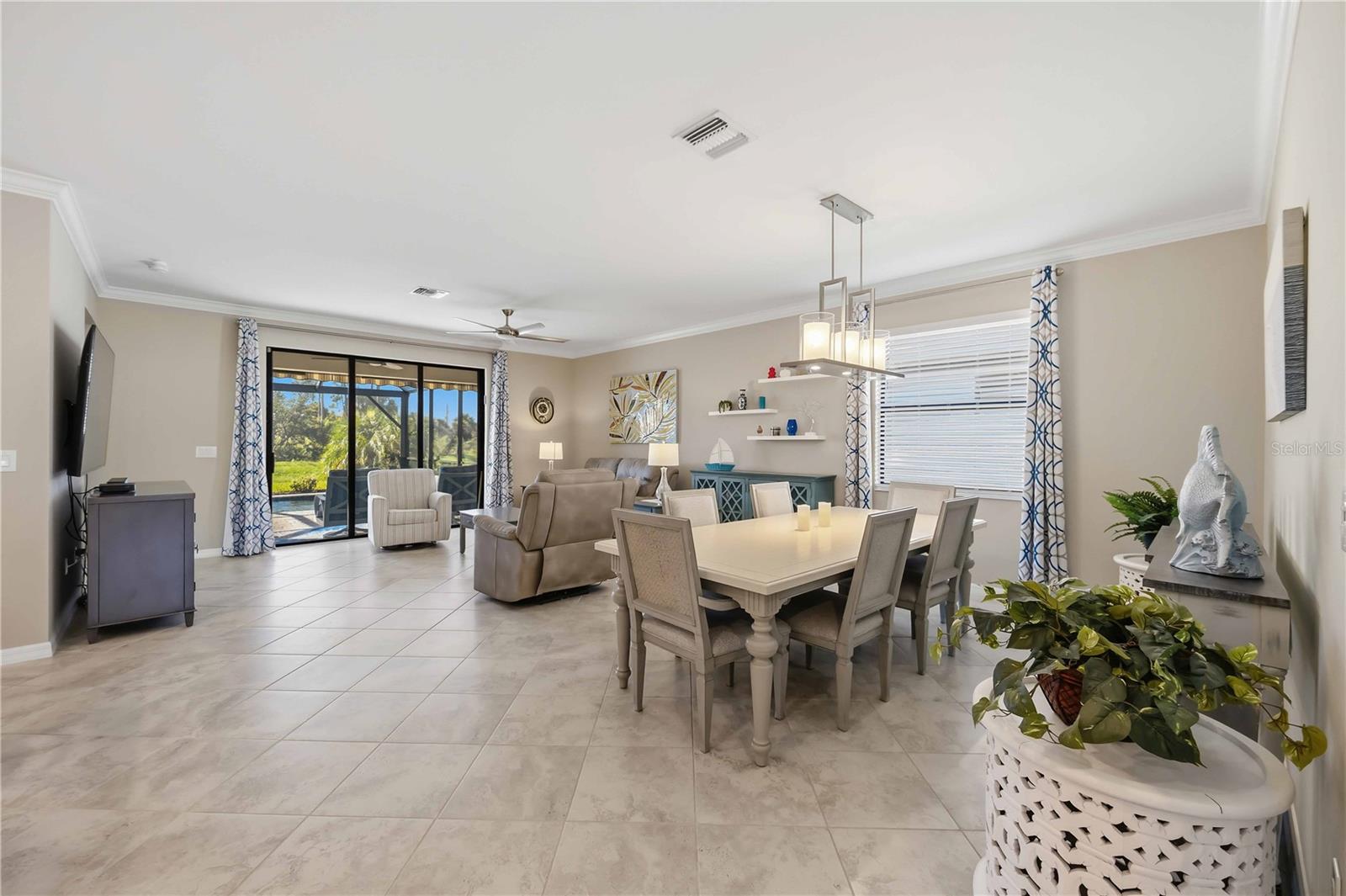 Plenty of room to entertain - 15945 HONEY SUCKLE ST, PORT CHARLOTTE