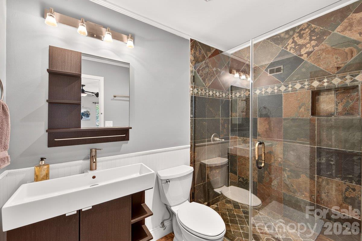 En Suite Bath - 5807 Sharon Road, Charlotte