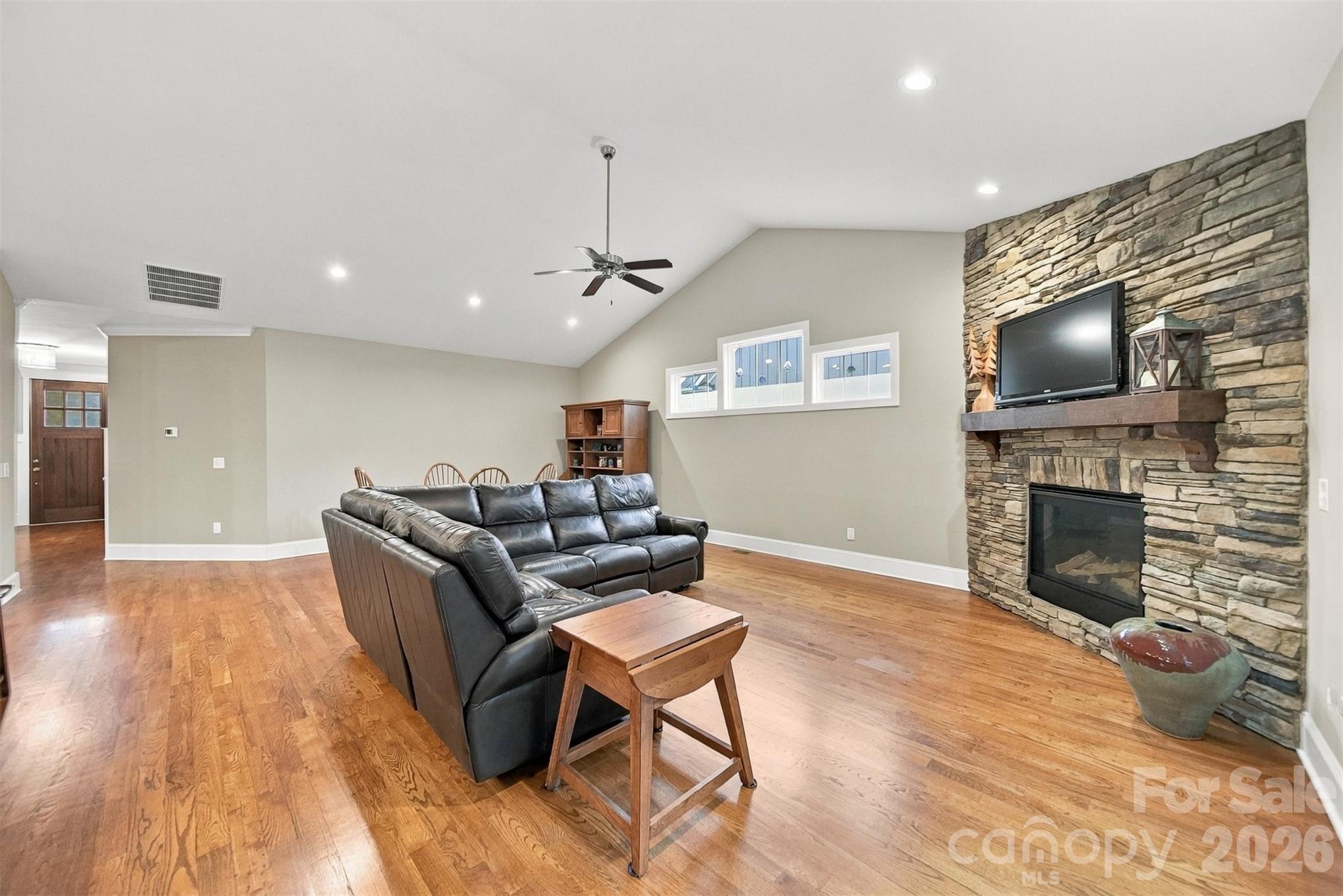 Open Floor Plan - 3901 12th Street NE, Hickory