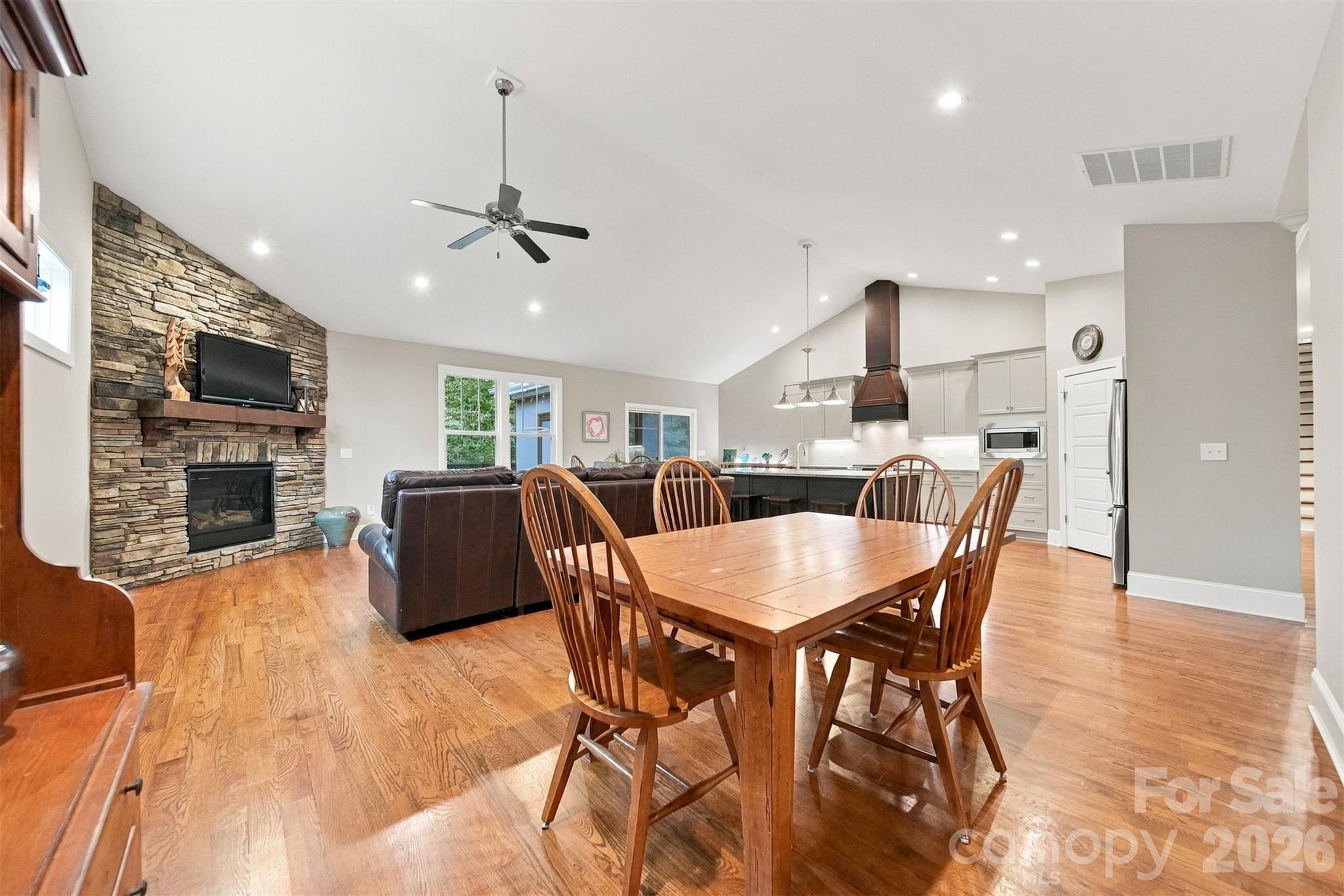 Living Room - 3901 12th Street NE, Hickory