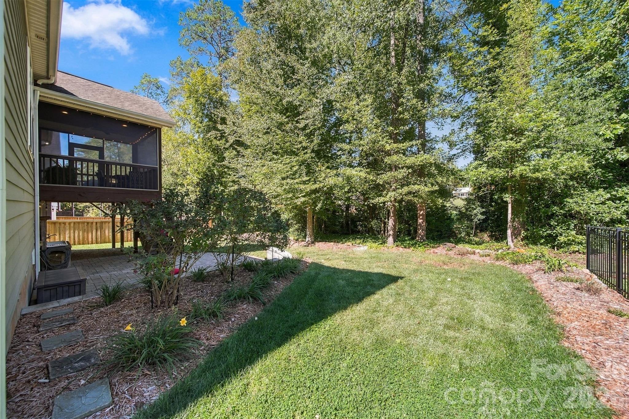 Level backyard - 3901 12th Street NE, Hickory