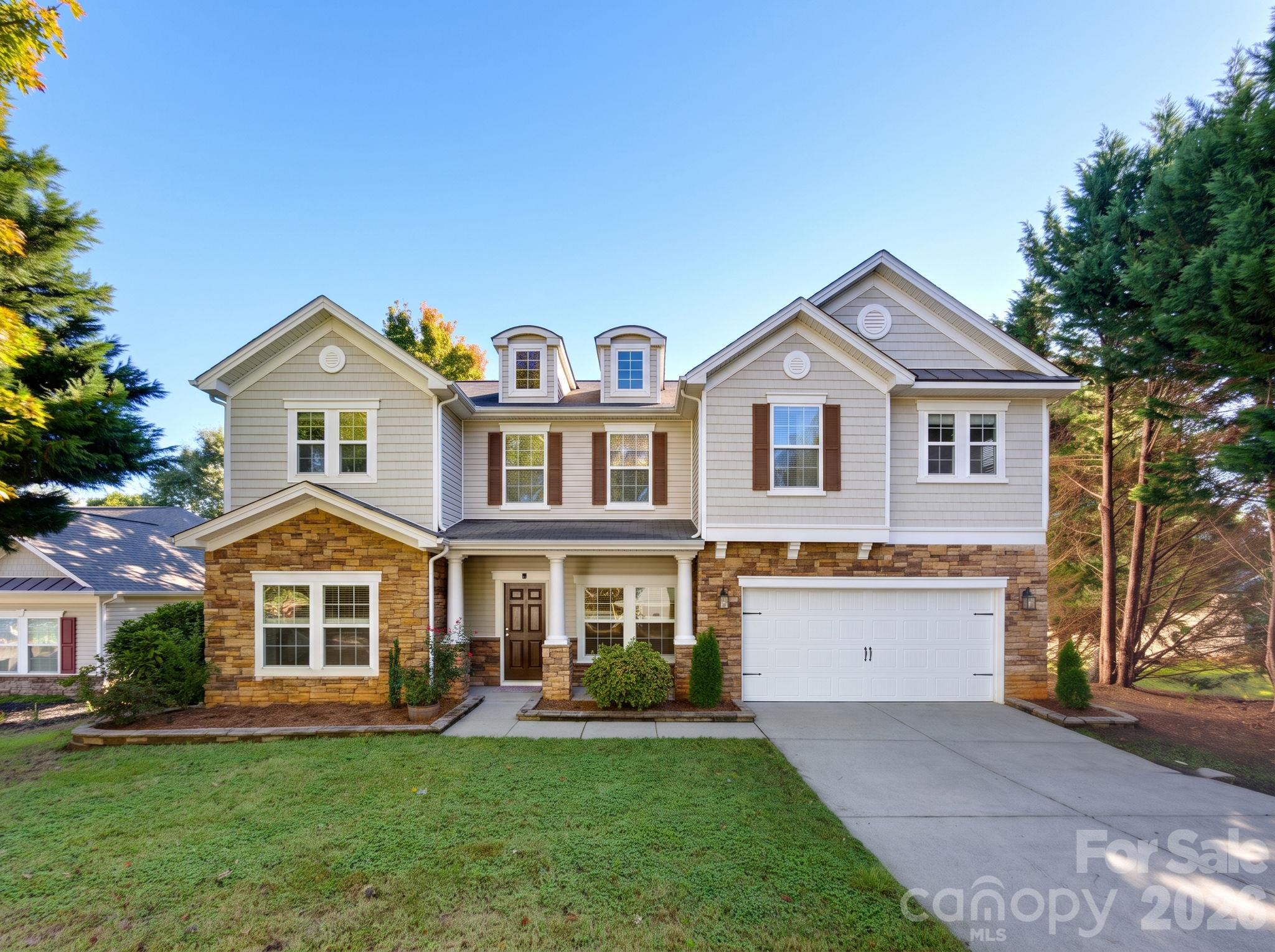 Single Family Residence at 529 Putting Drive, Fort Mill, photo 4 of 46