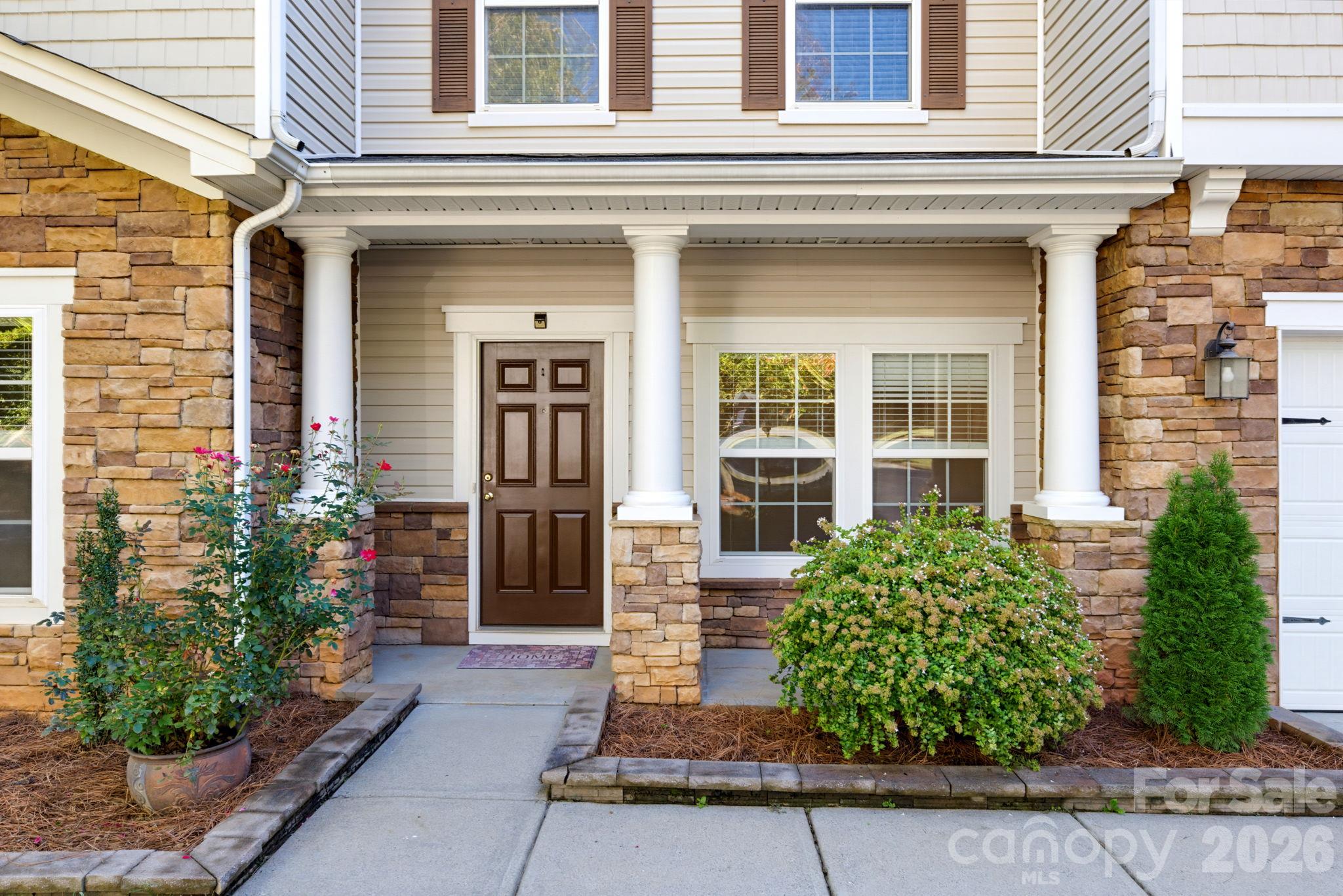 Single Family Residence at 529 Putting Drive, Fort Mill, photo 5 of 46